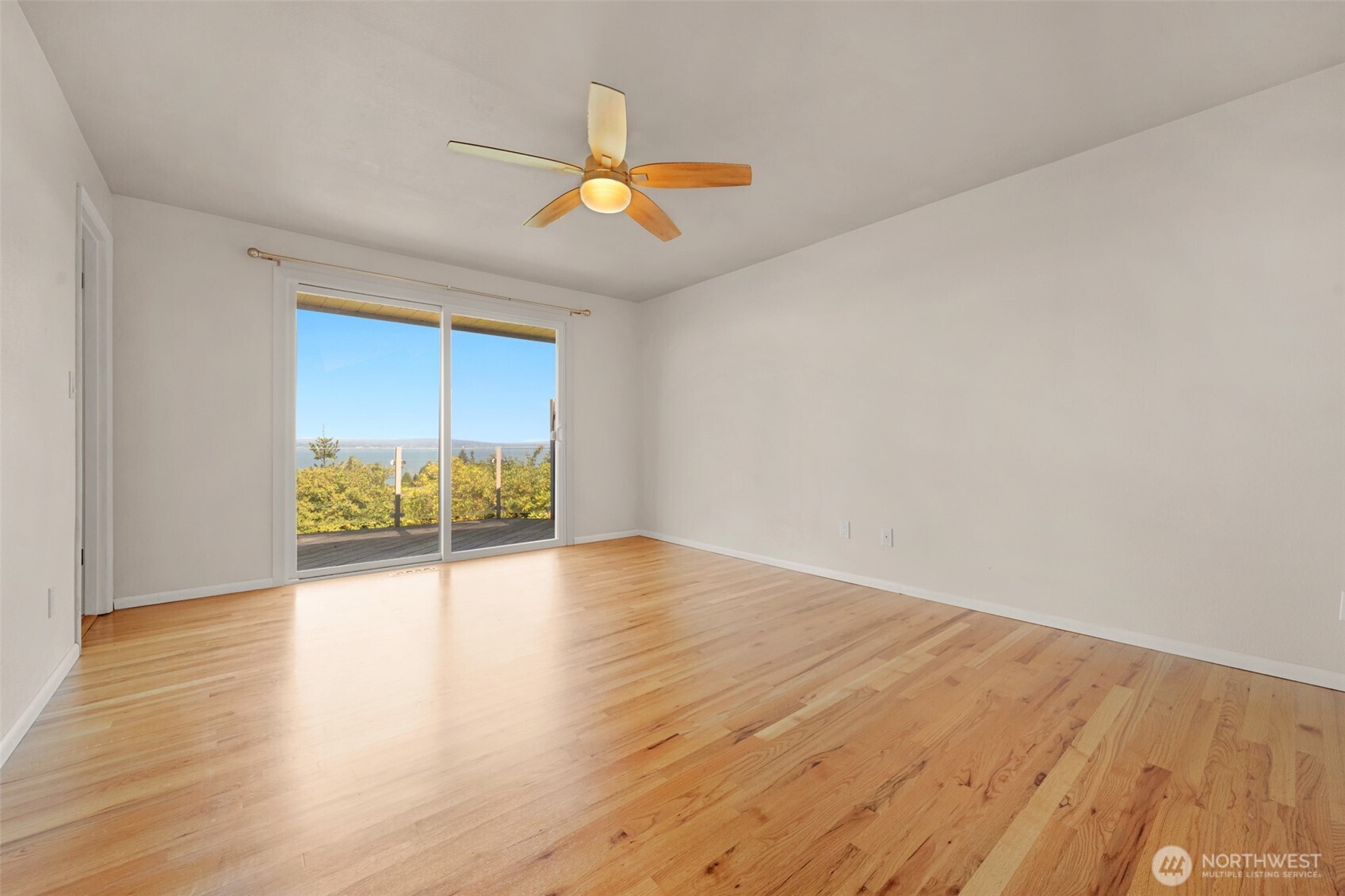 5031 33rd Avenue Property Photo 15