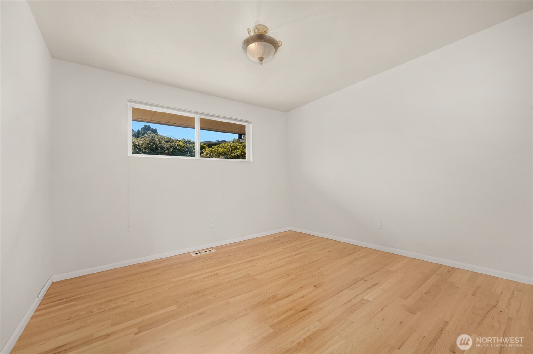 5031 33rd Avenue Property Photo 18