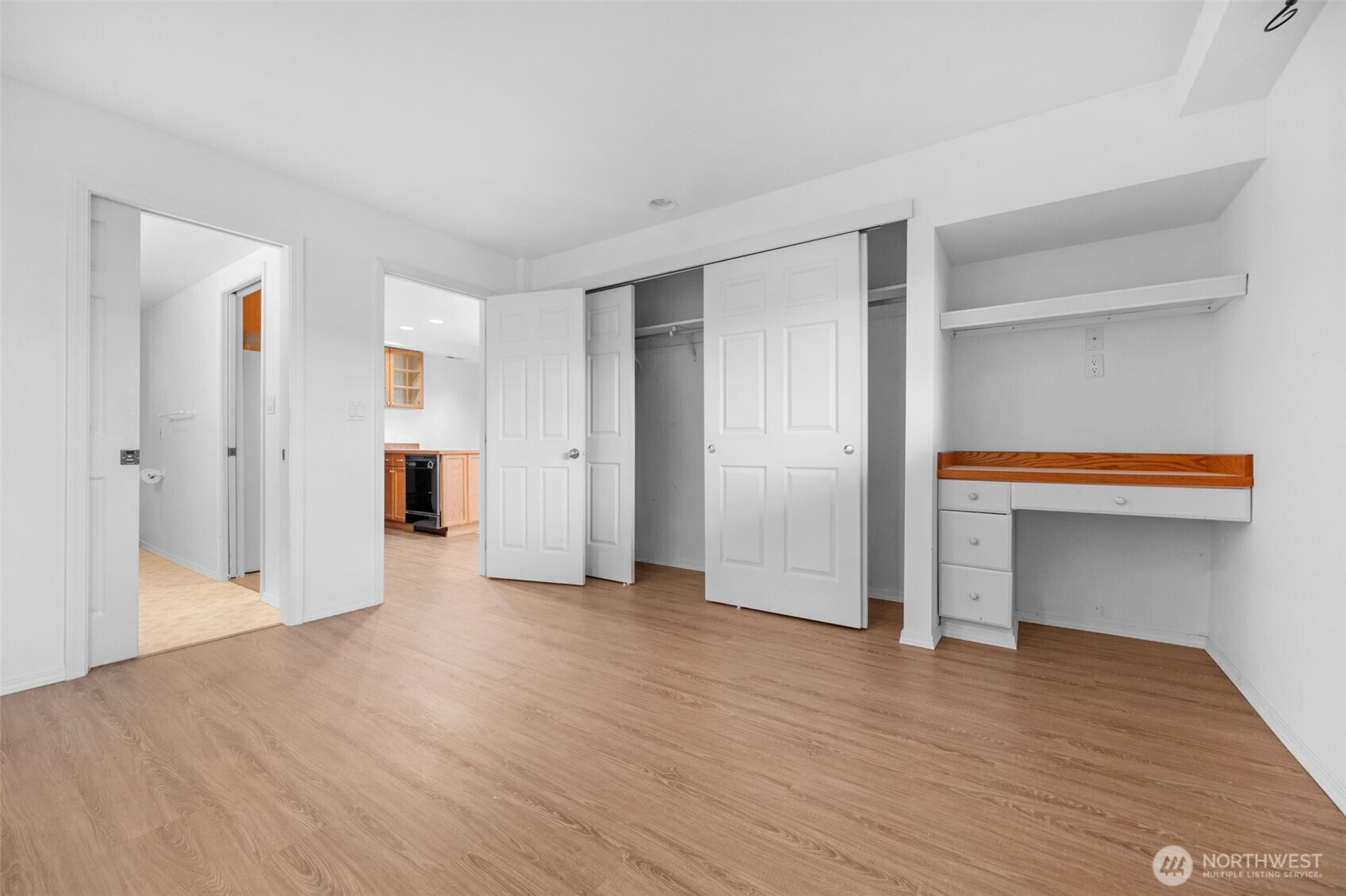 5031 33rd Avenue Property Photo 25