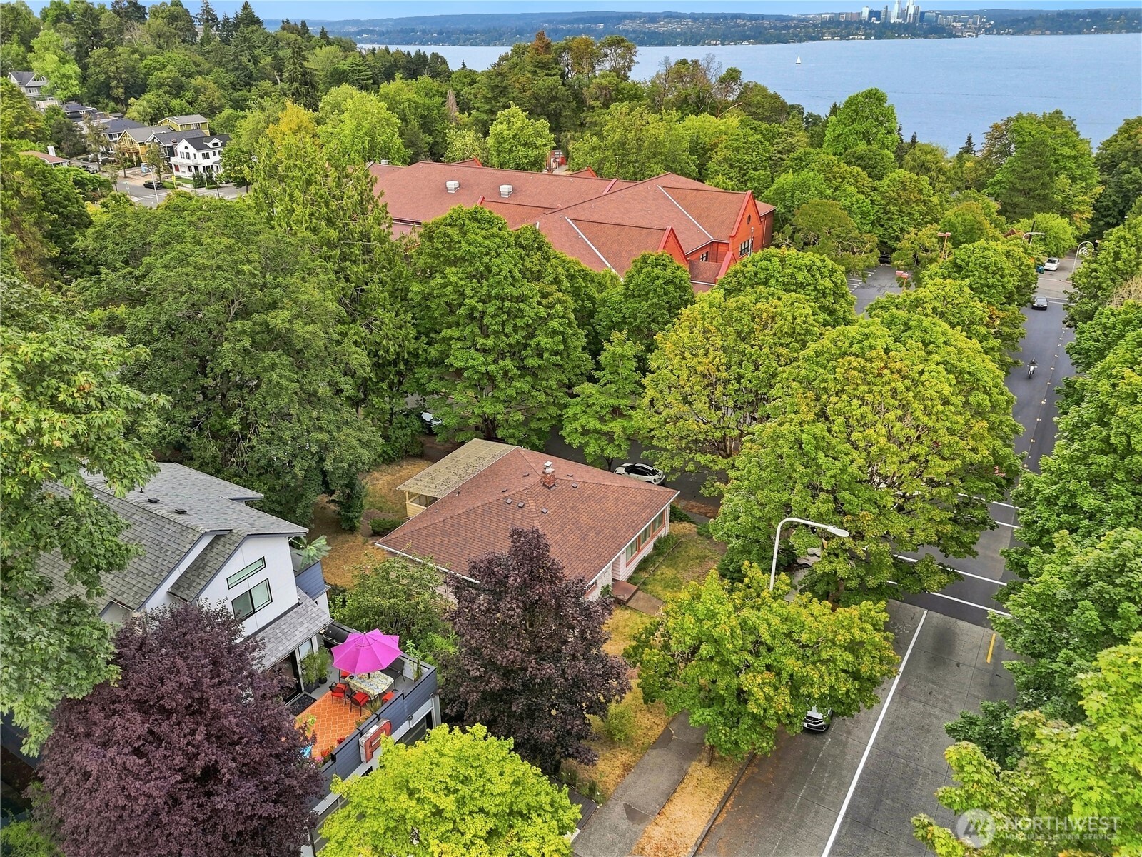 3020 E Yesler Way Property Photo 2
