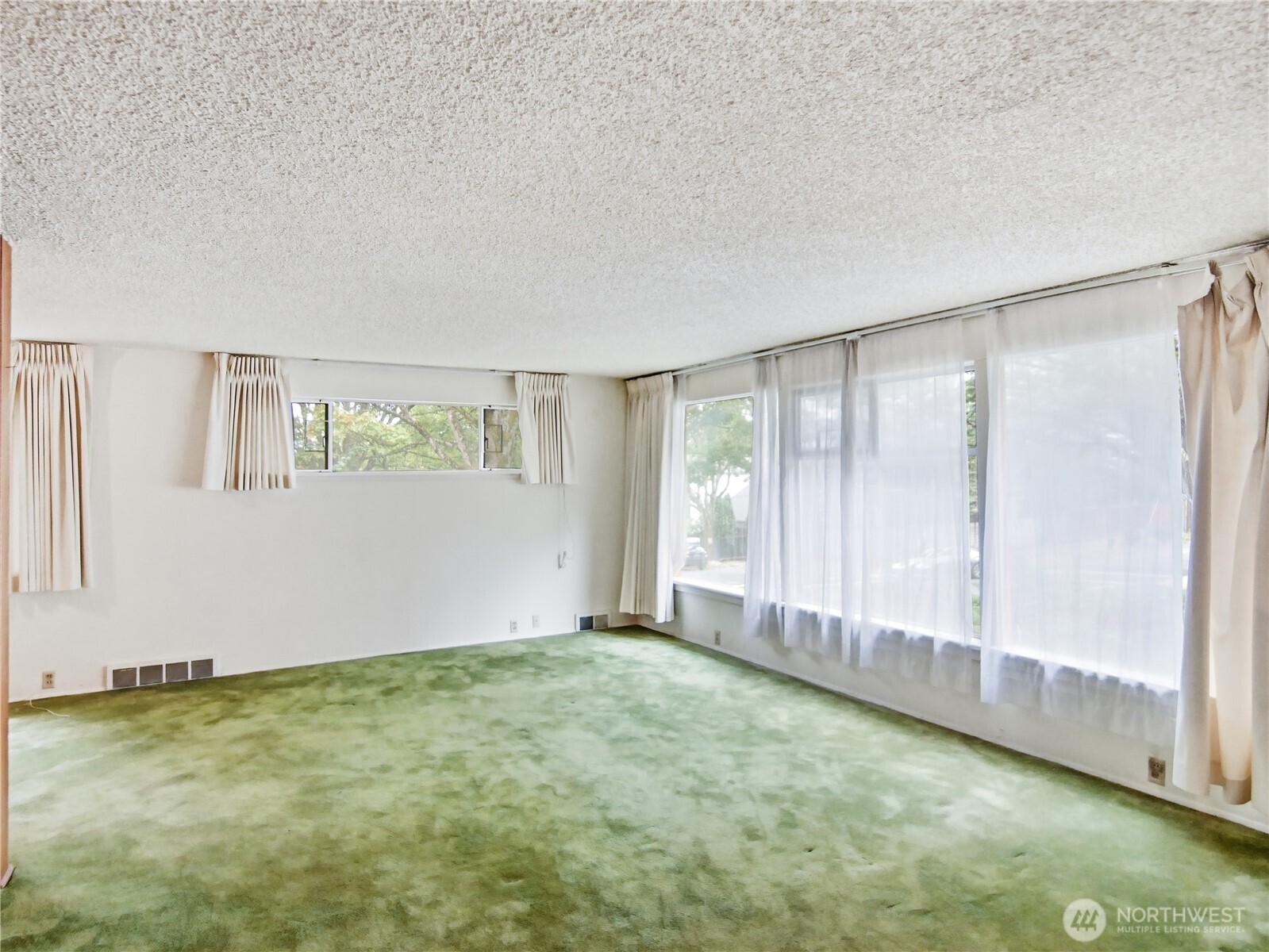 3020 E Yesler Way Property Photo 4