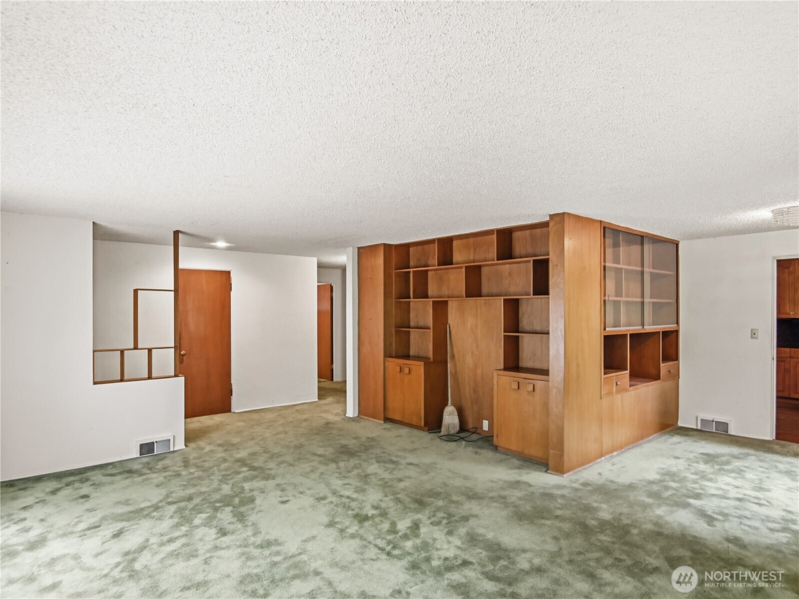 3020 E Yesler Way Property Photo 5