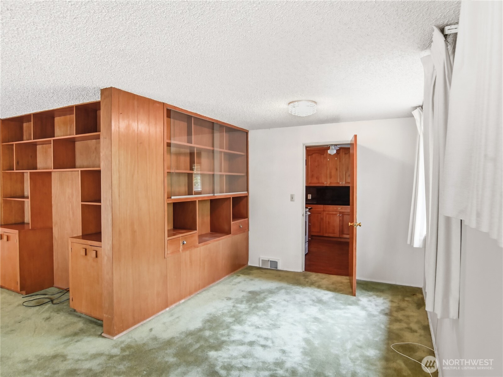3020 E Yesler Way Property Photo 7