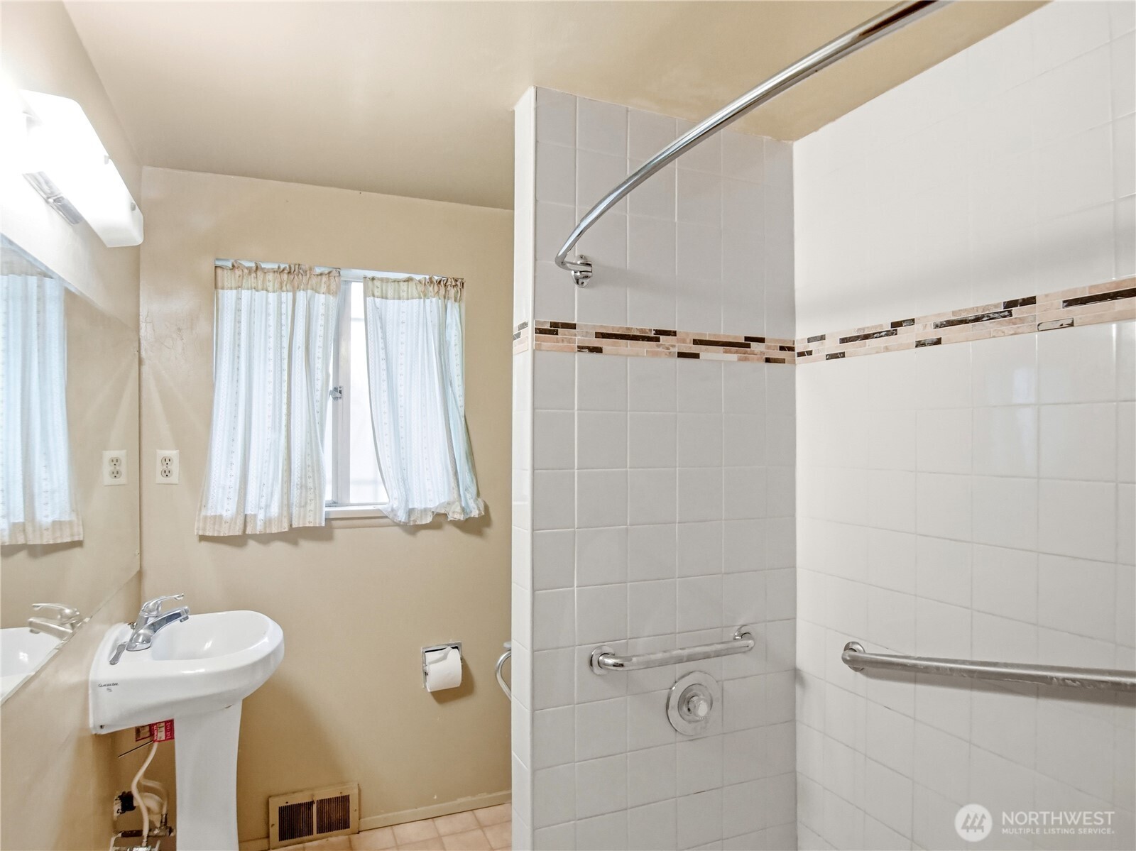3020 E Yesler Way Property Photo 22