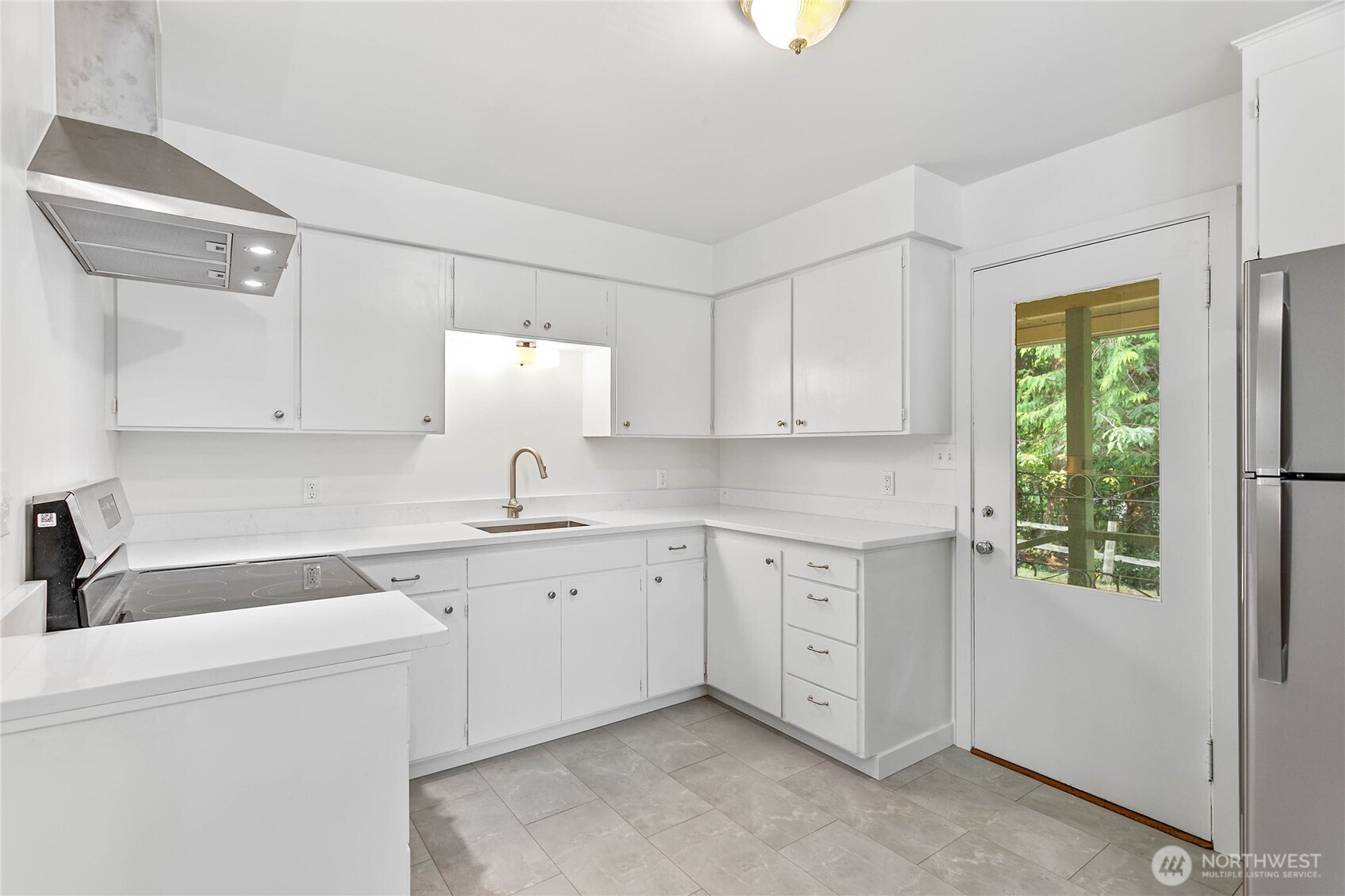 4541 Cable Street Property Photo 10