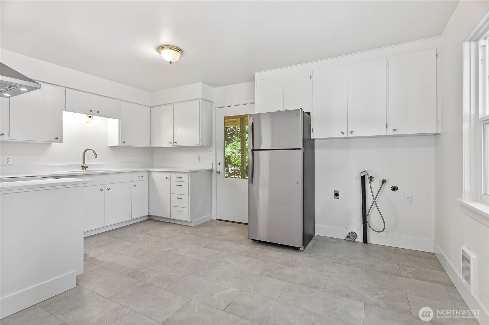 4541 Cable Street Property Photo 12