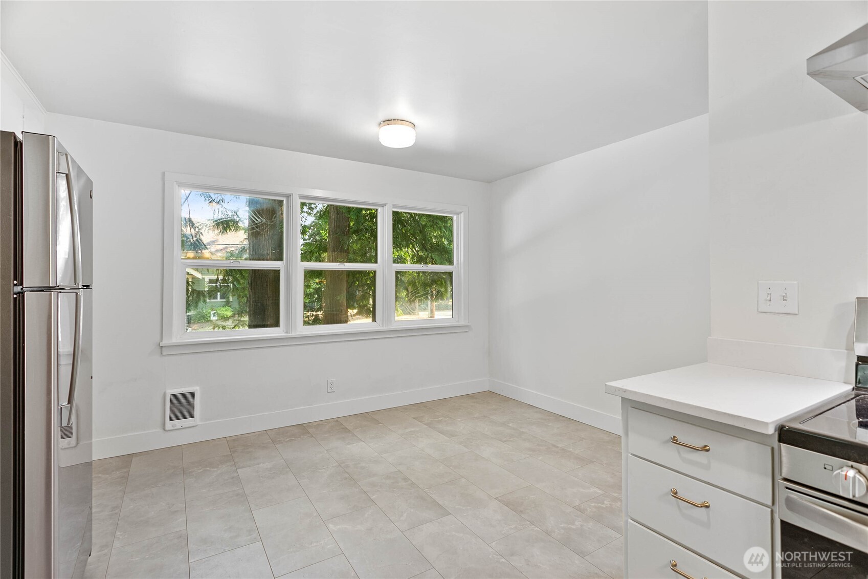 4541 Cable Street Property Photo 14