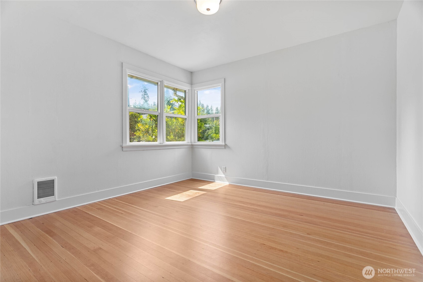 4541 Cable Street Property Photo 15