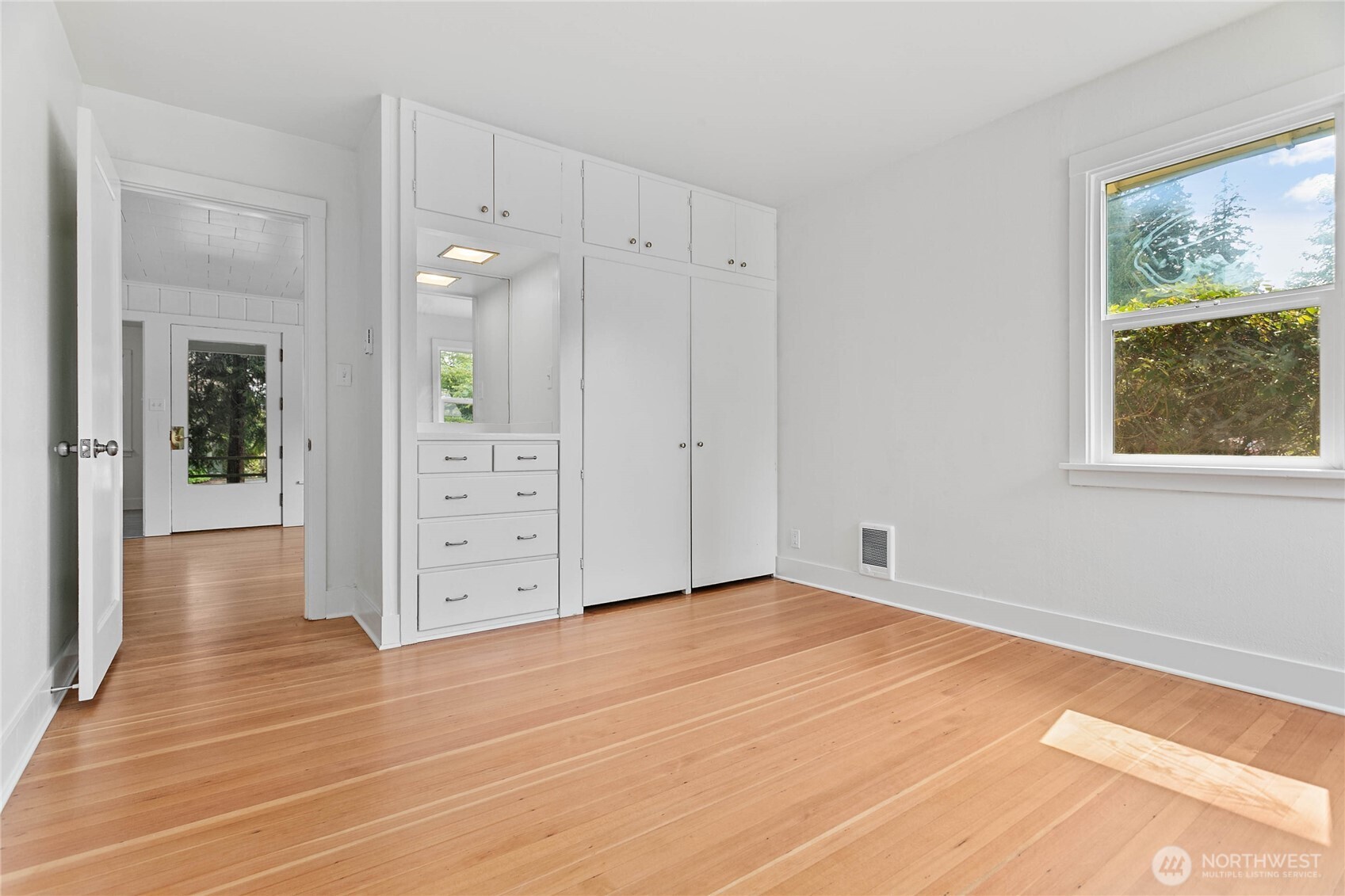 4541 Cable Street Property Photo 16