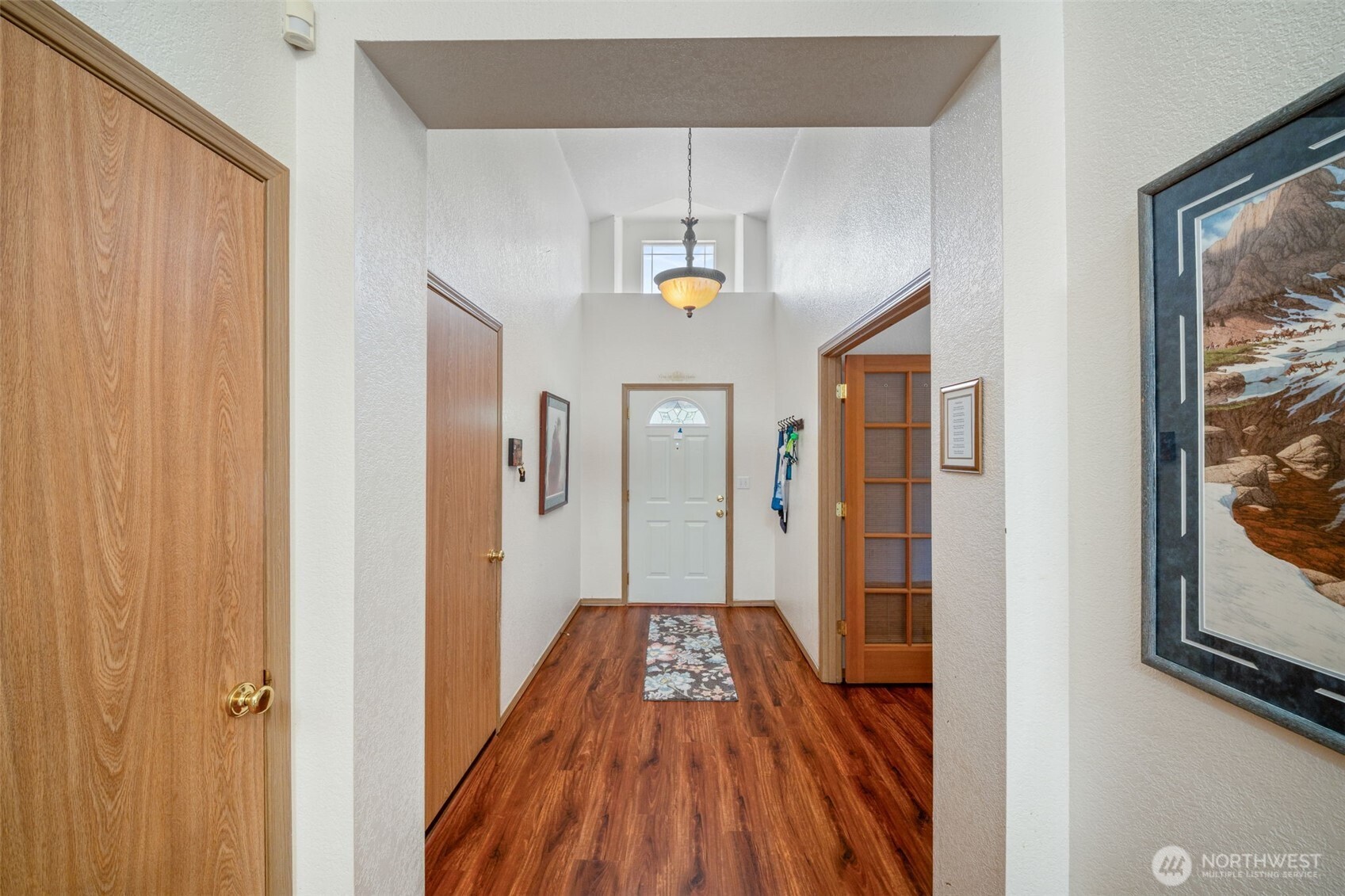 1107 Georgetowne Drive Property Photo 3