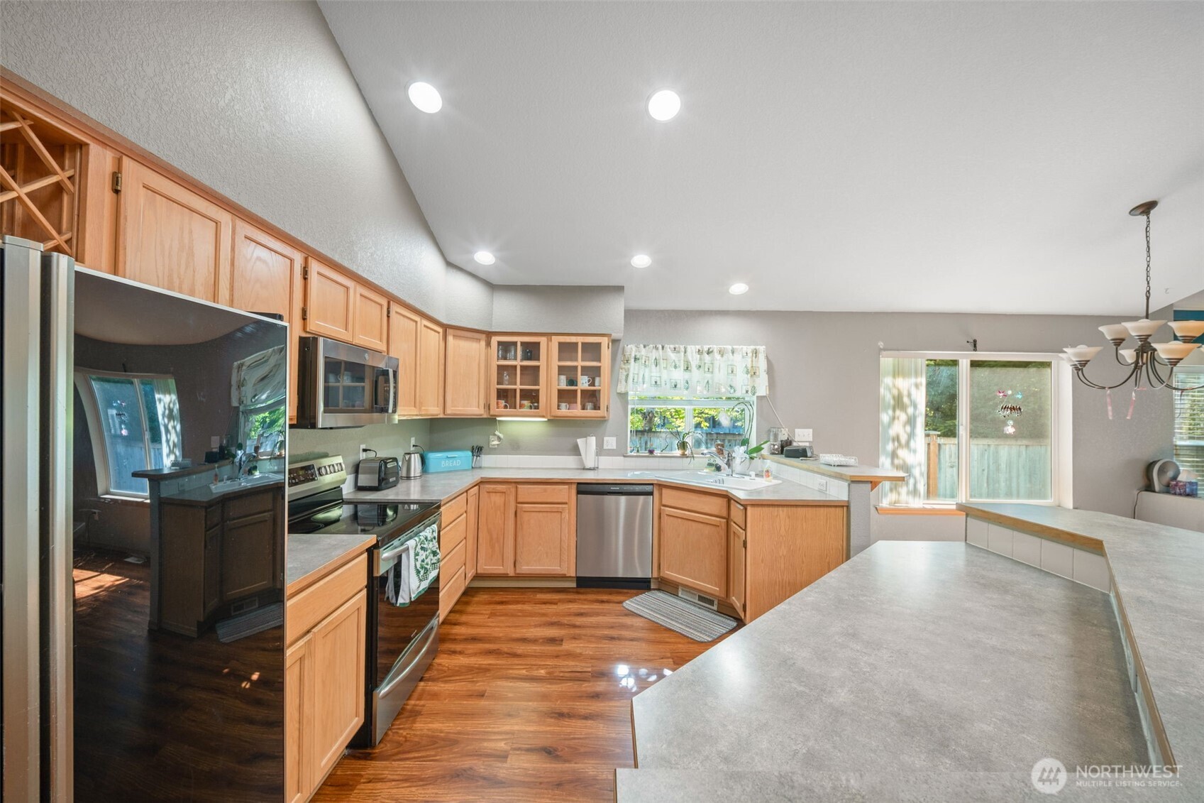 1107 Georgetowne Drive Property Photo 6