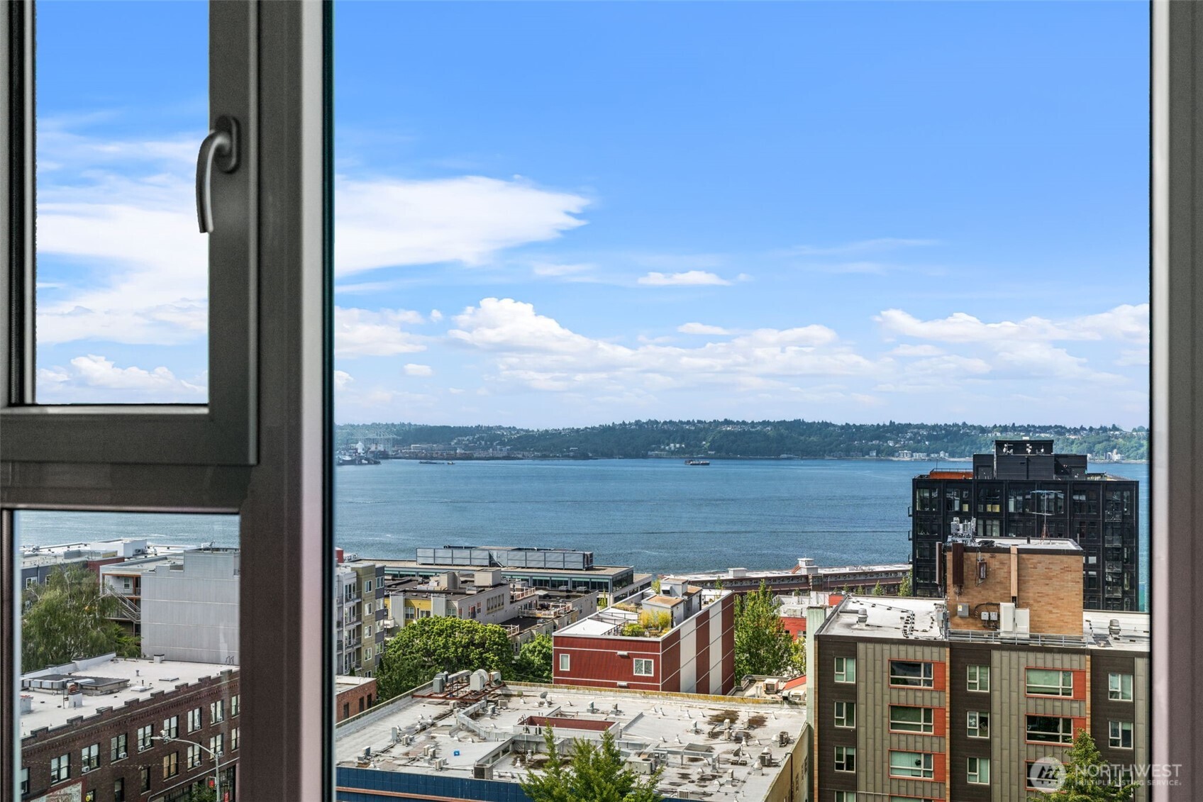 121 Vine Street 1101 Property Photo 1