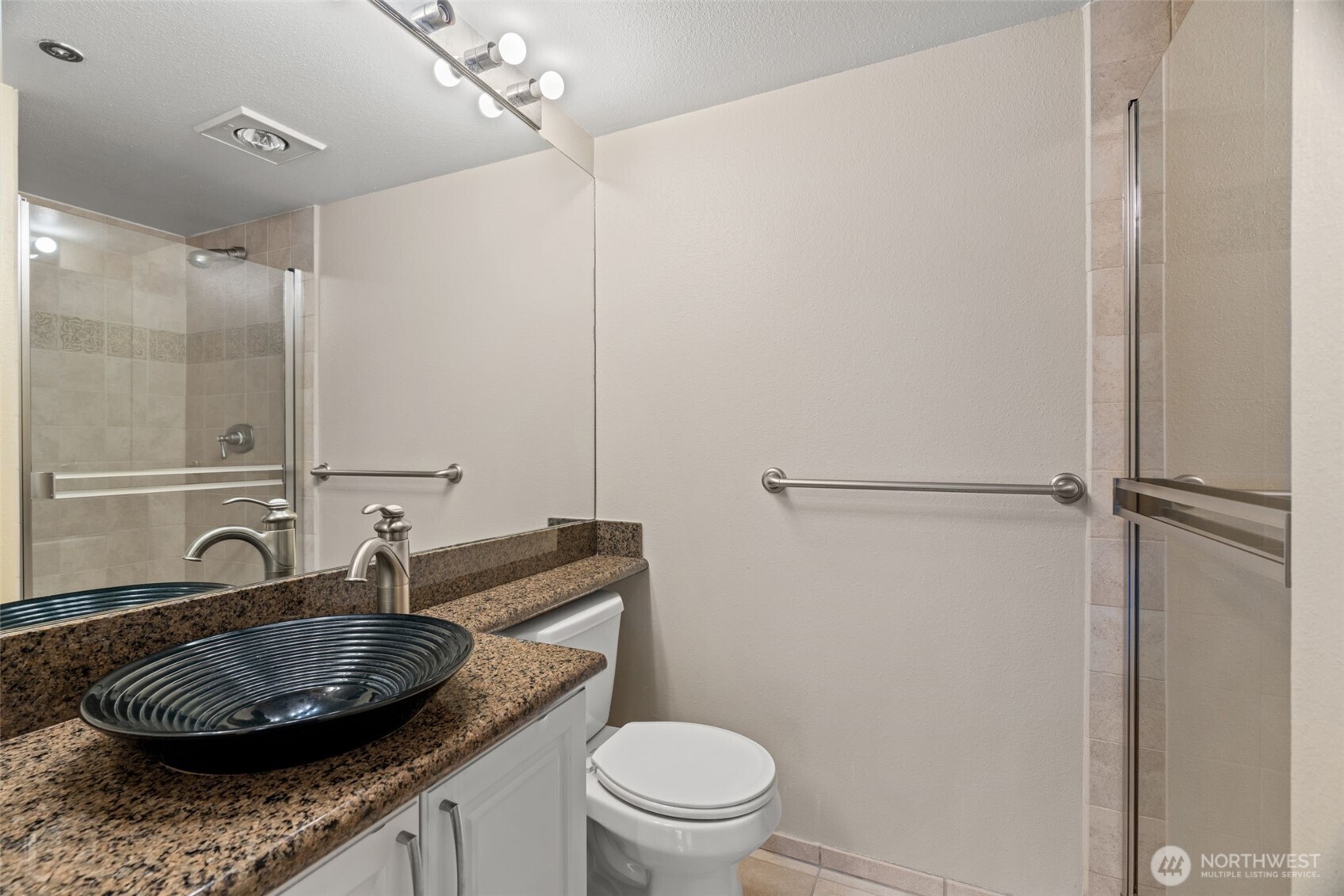 121 Vine Street 1101 Property Photo 10