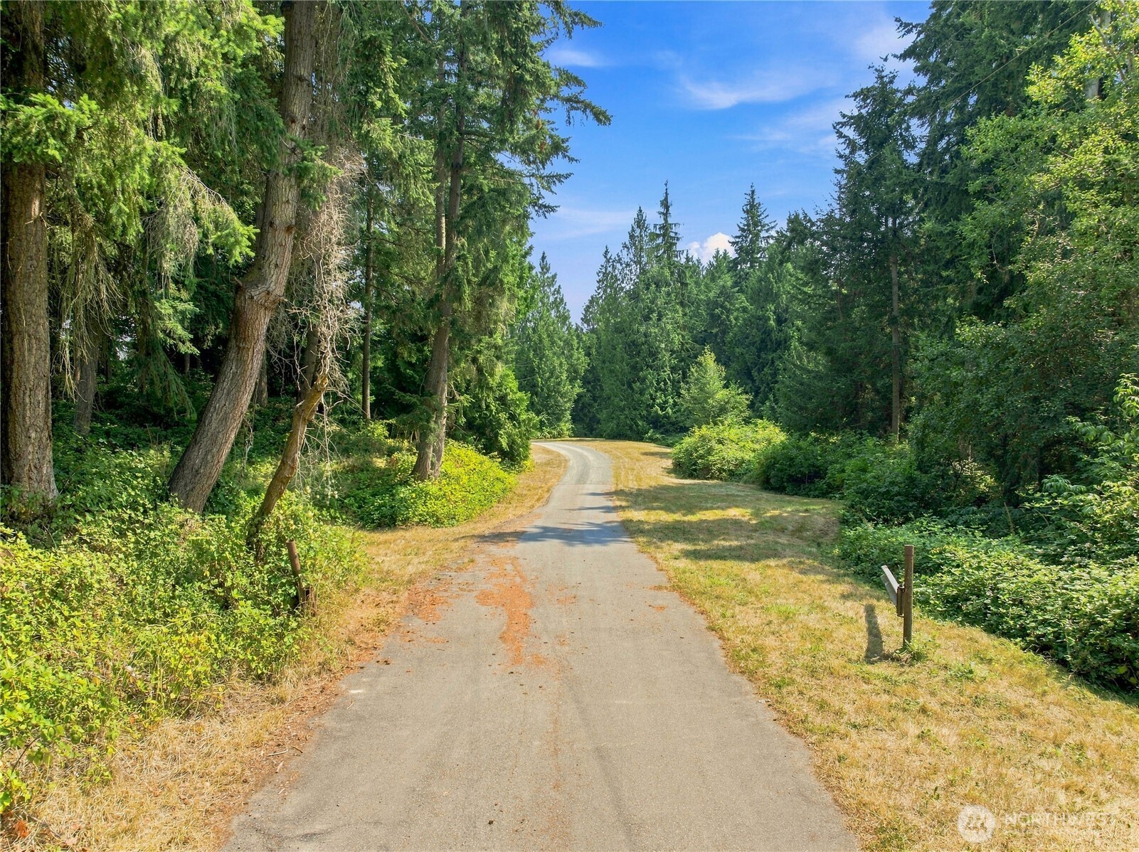 7495 Jewett Road Property Photo 2
