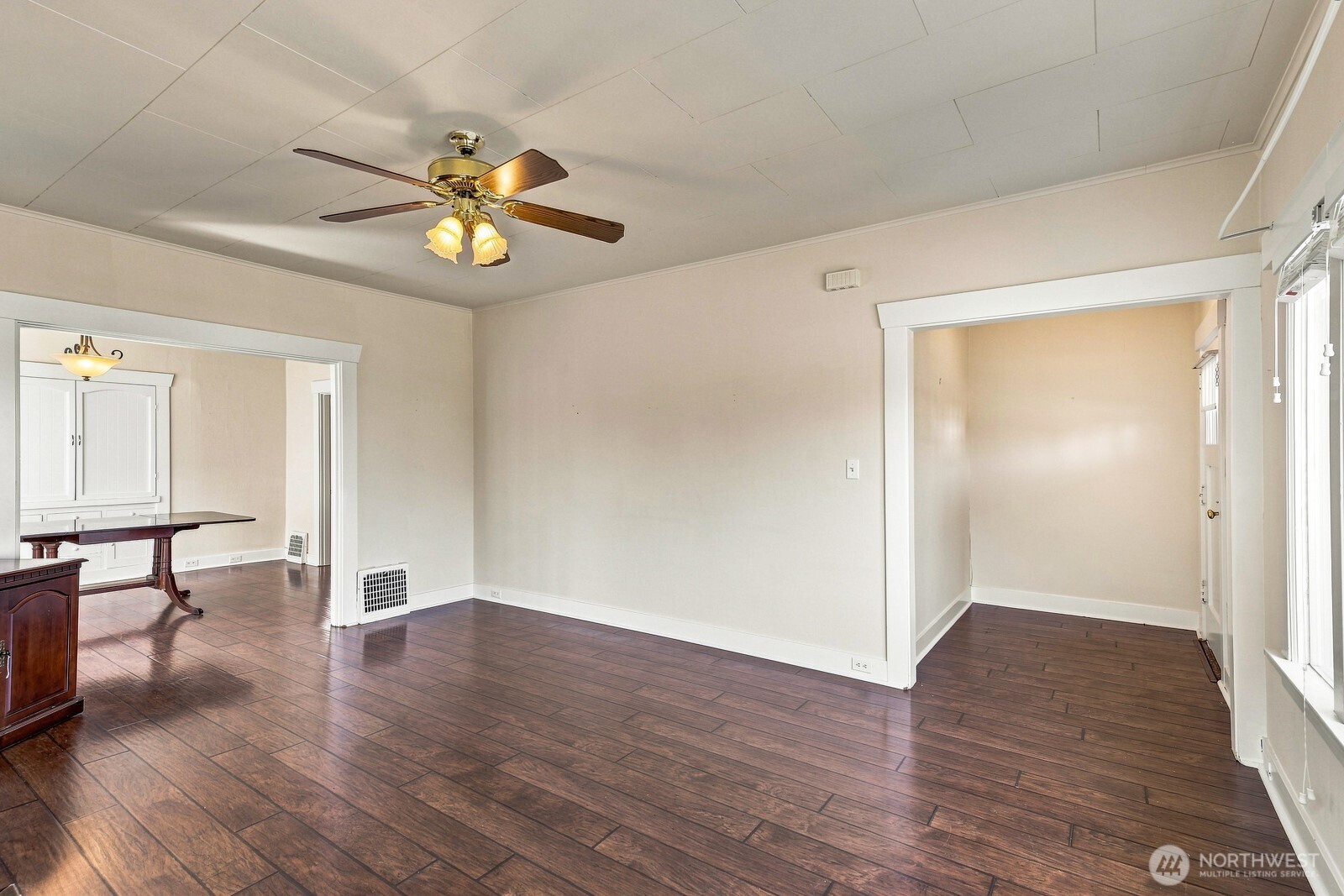 2716 Leonard Drive Property Photo 6