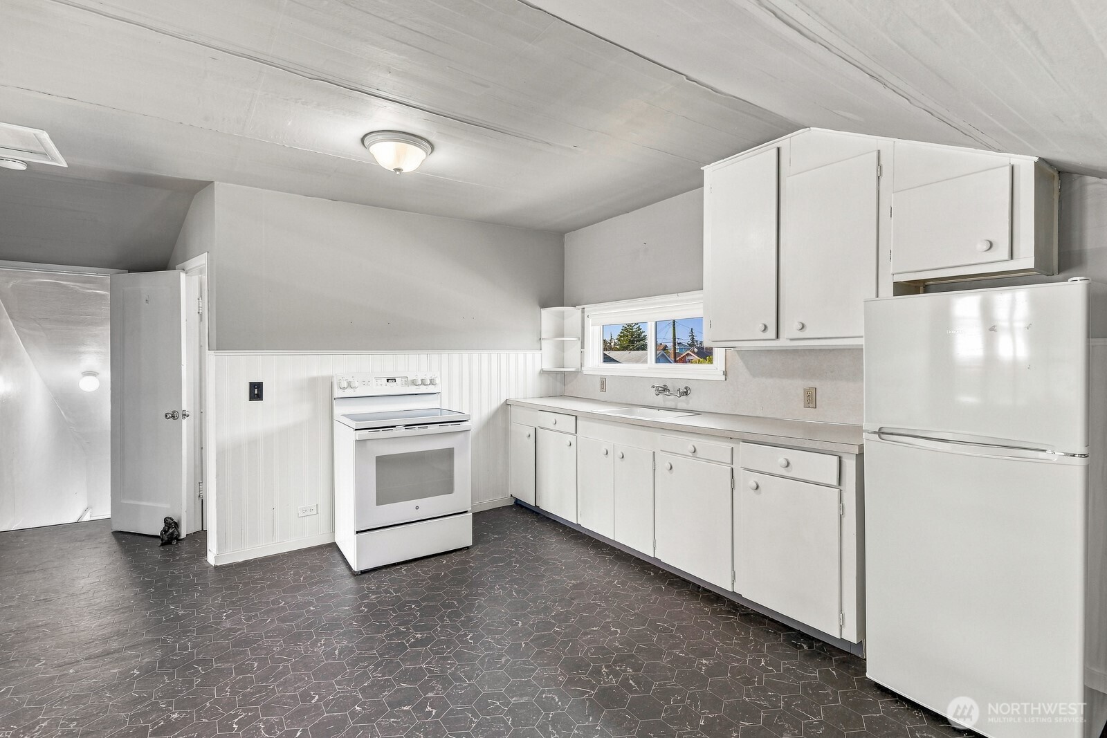 2716 Leonard Drive Property Photo 15
