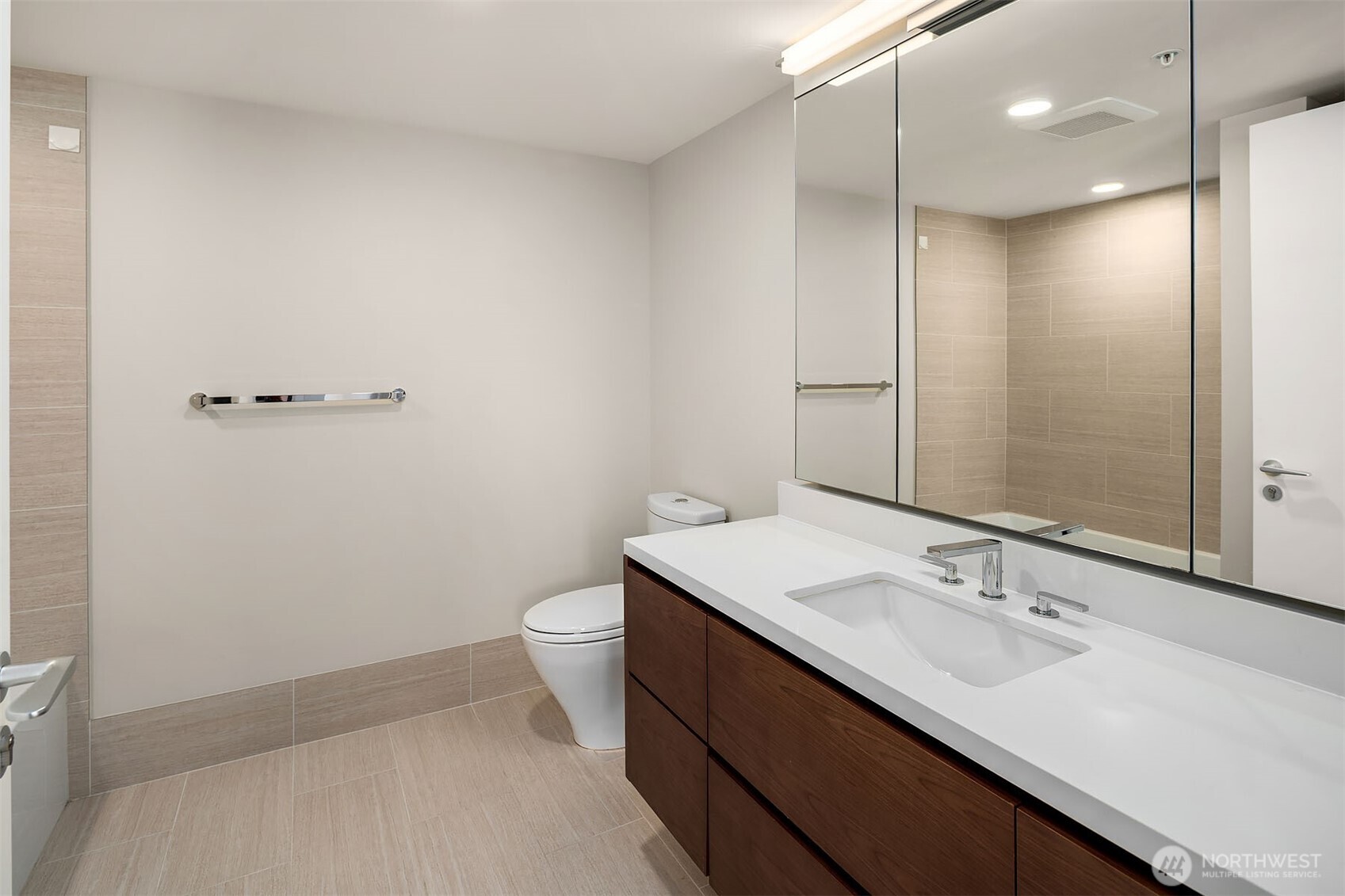 121 Stewart Street 908 Property Photo 17
