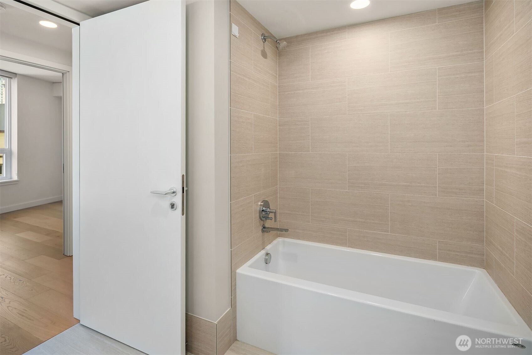 121 Stewart Street 908 Property Photo 18