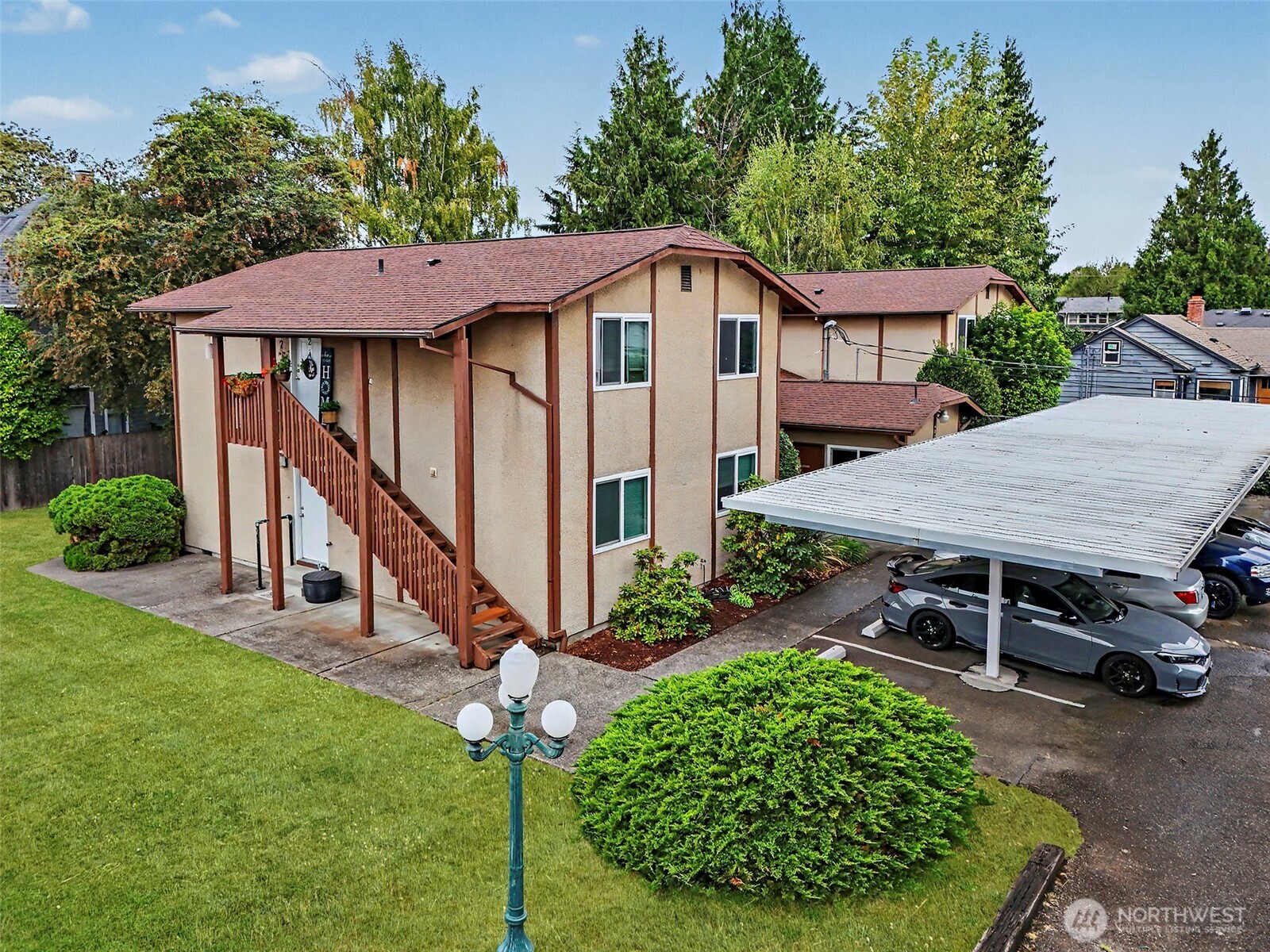 408 2nd Street Property Photo 1