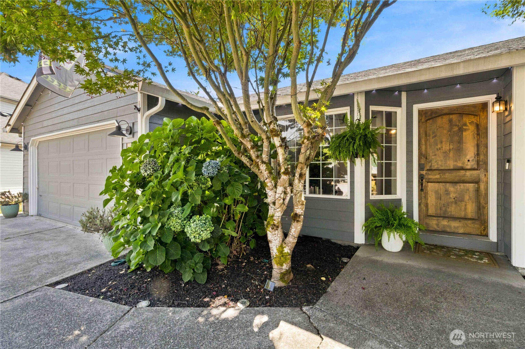 13 W Pine Lane Property Photo 2