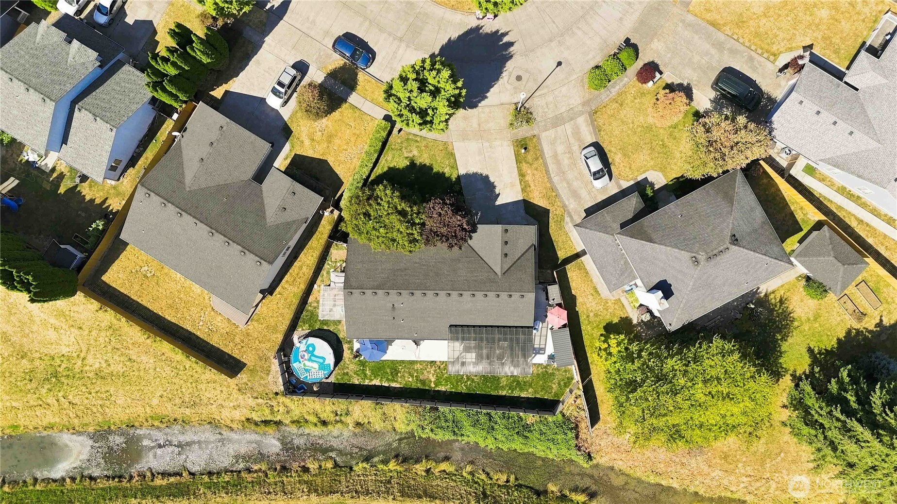 13 W Pine Lane Property Photo 3
