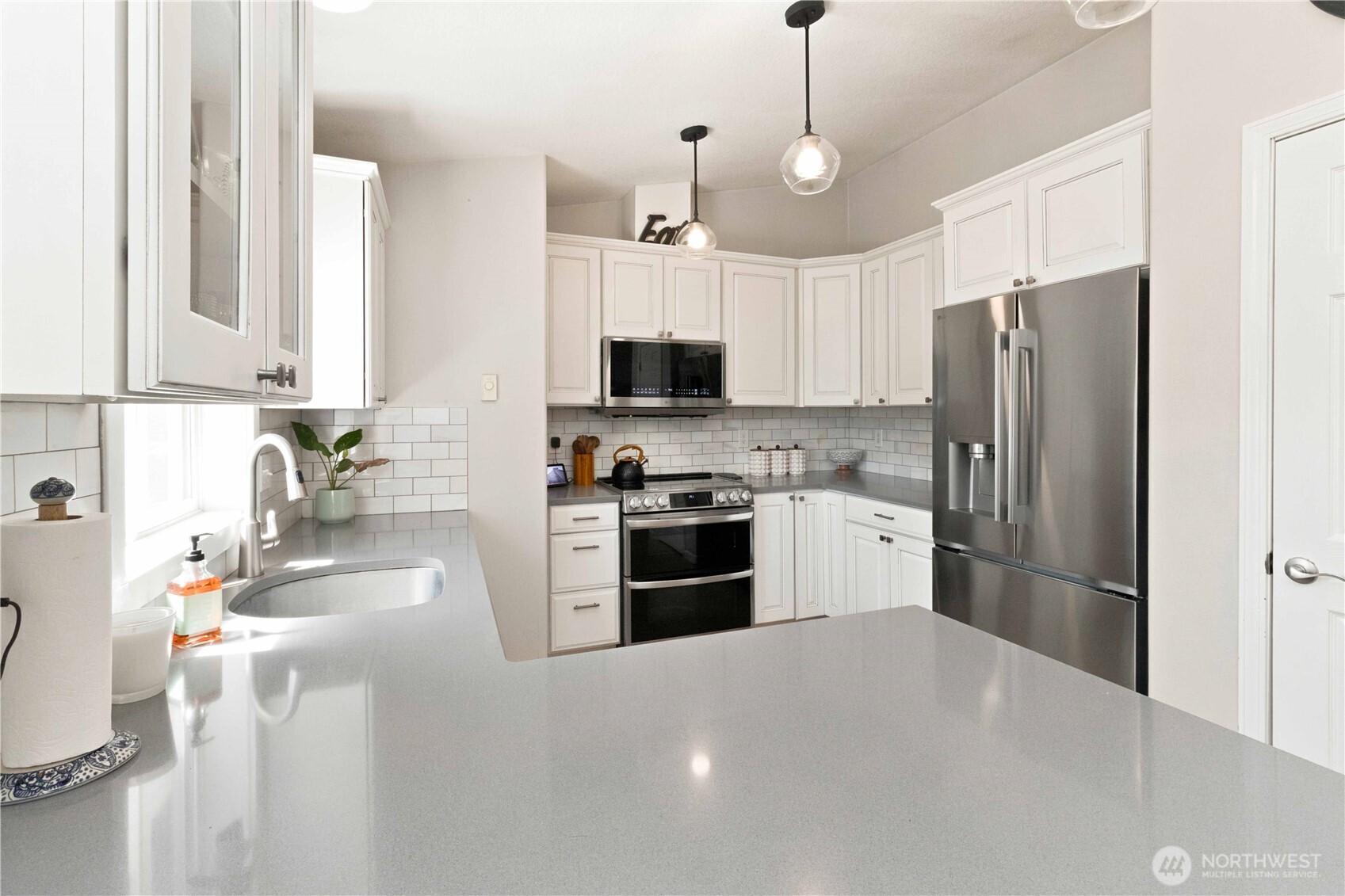 13 W Pine Lane Property Photo 10