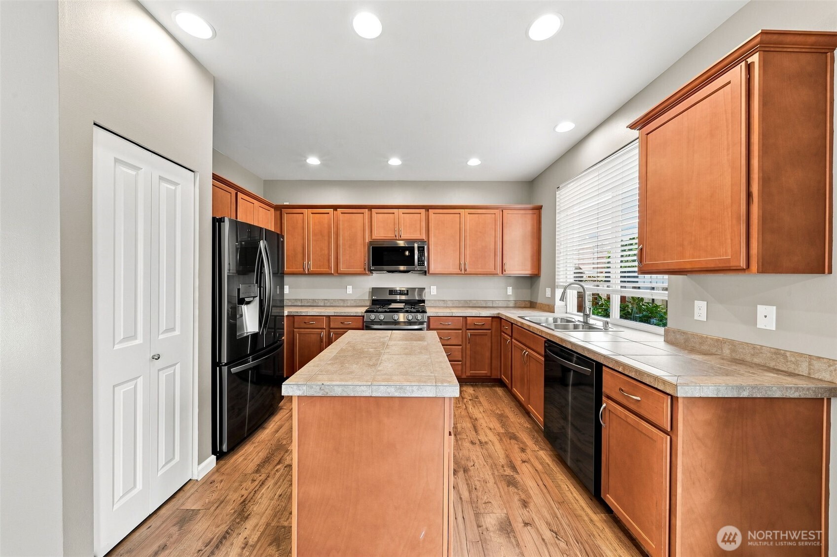 16127 23rd Street Property Photo 10