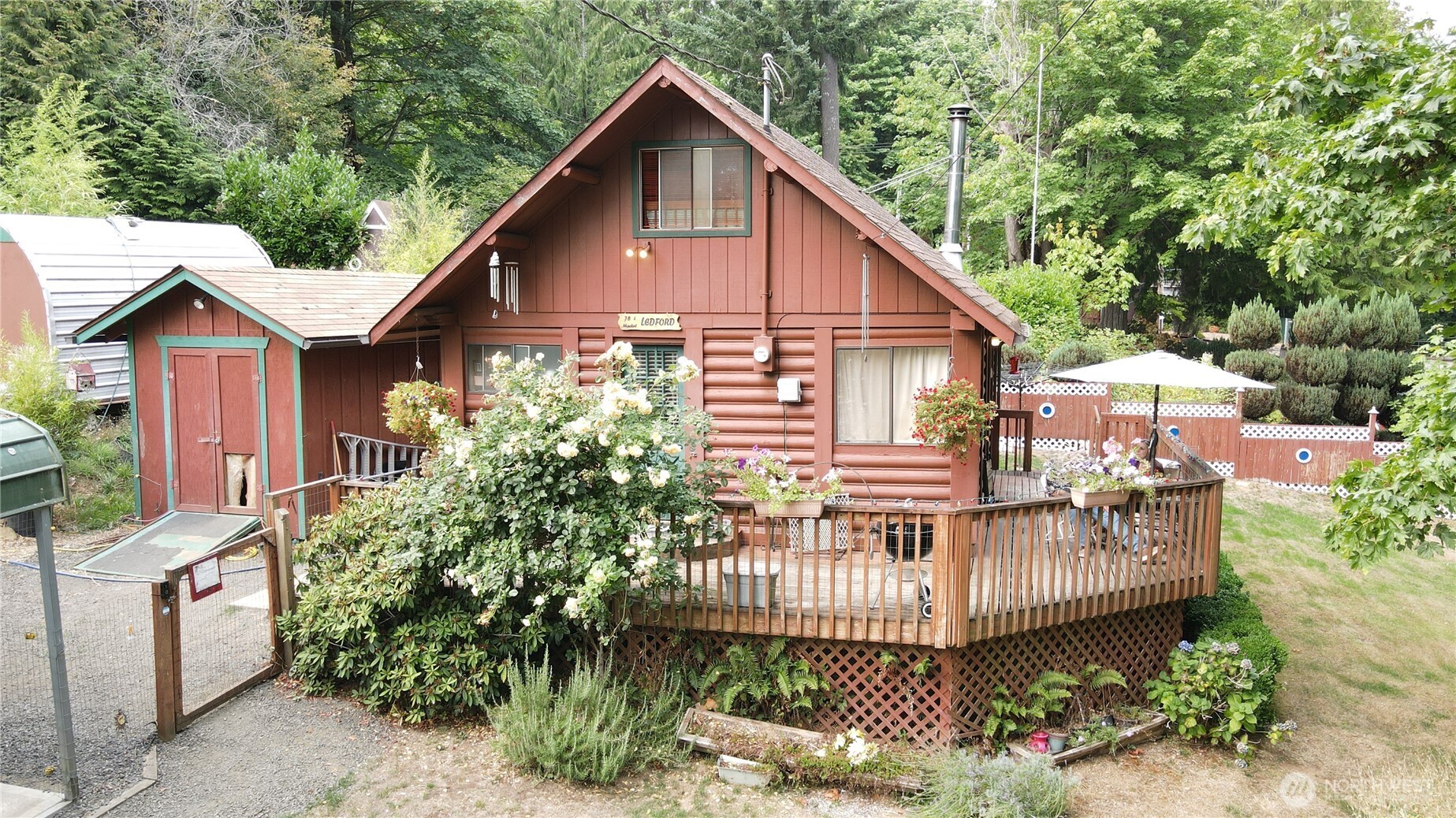 40 E Wood Lane Property Photo 1