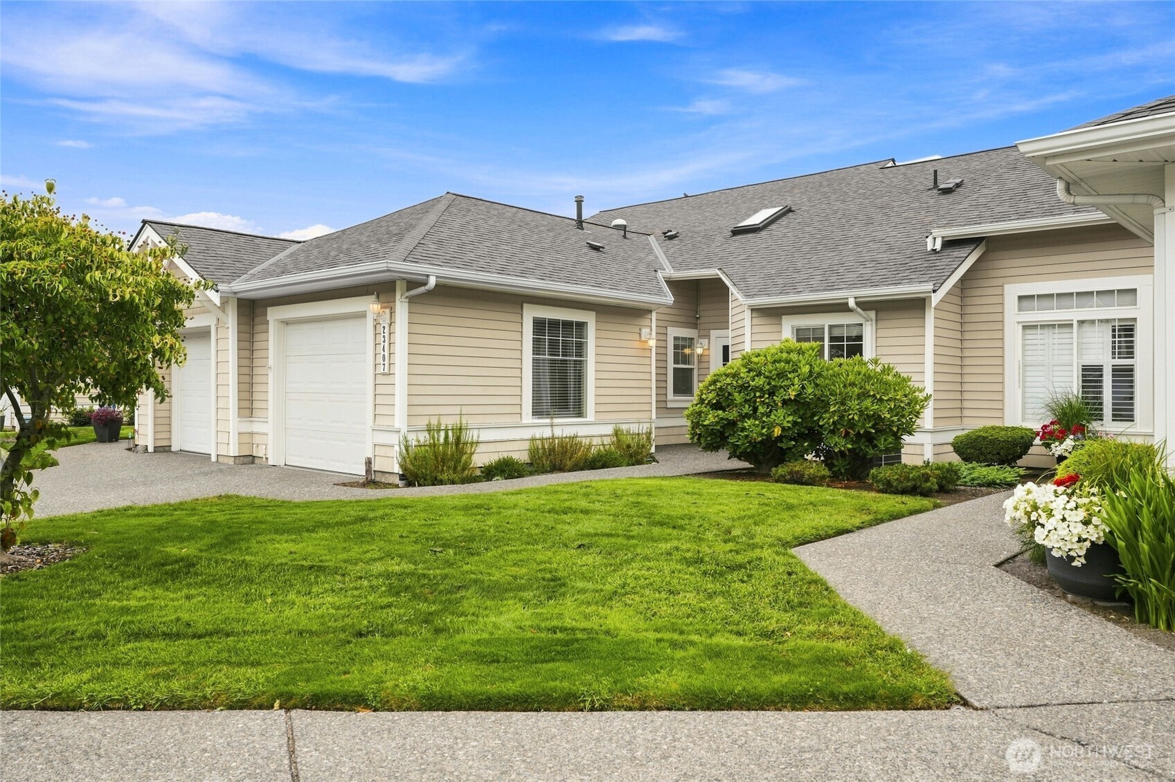 23407 52nd Place 11-3 Property Photo 1