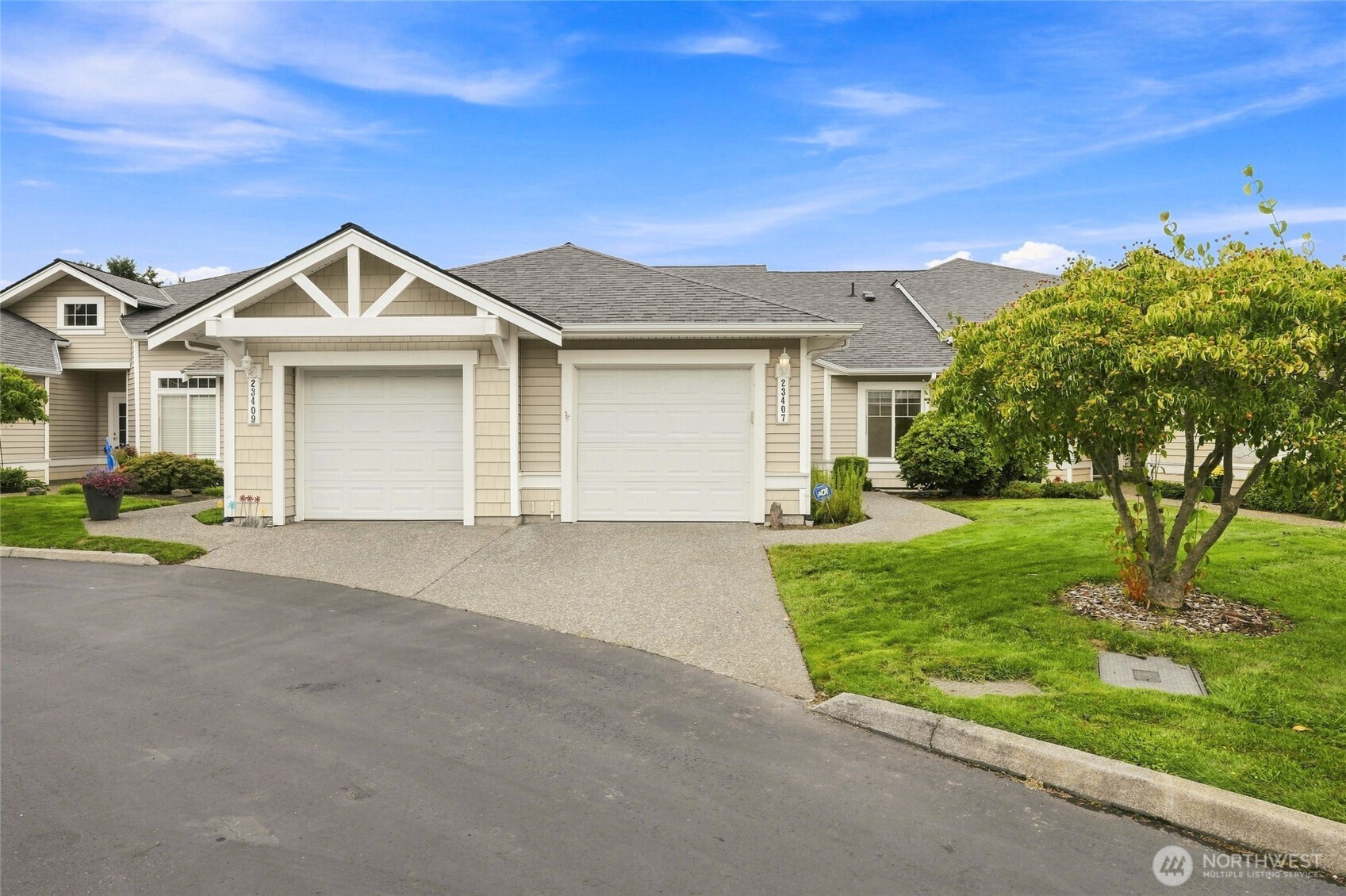 23407 52nd Place 11-3 Property Photo 3
