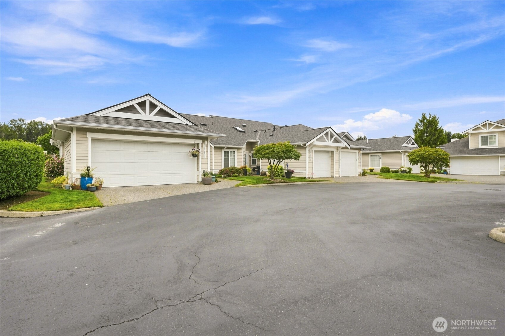 23407 52nd Place 11-3 Property Photo 4