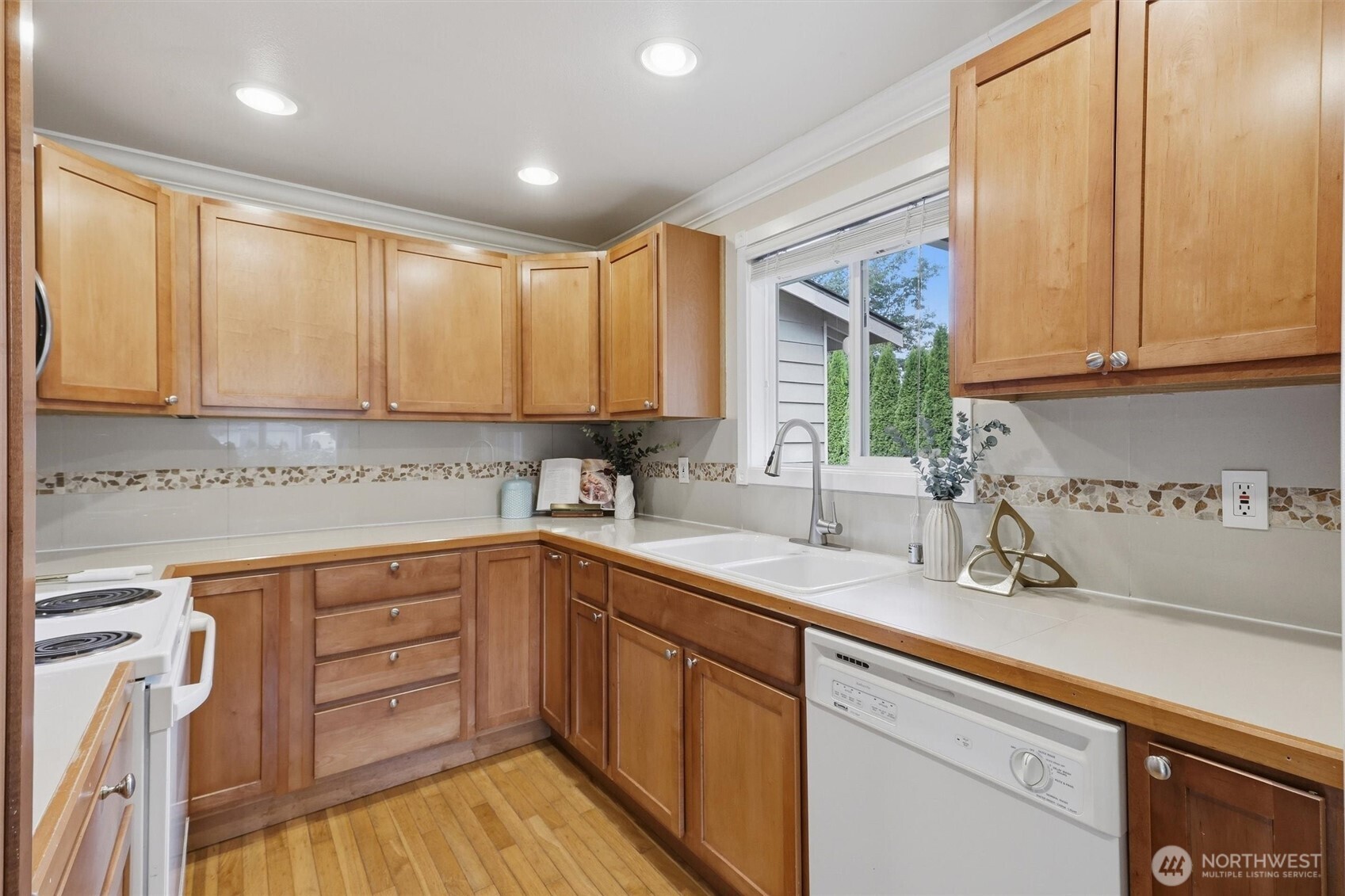 24411 Old Owen Road Property Photo 8