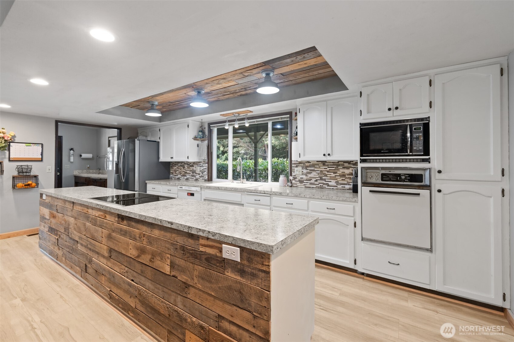 533 Hulse Road Property Photo 3