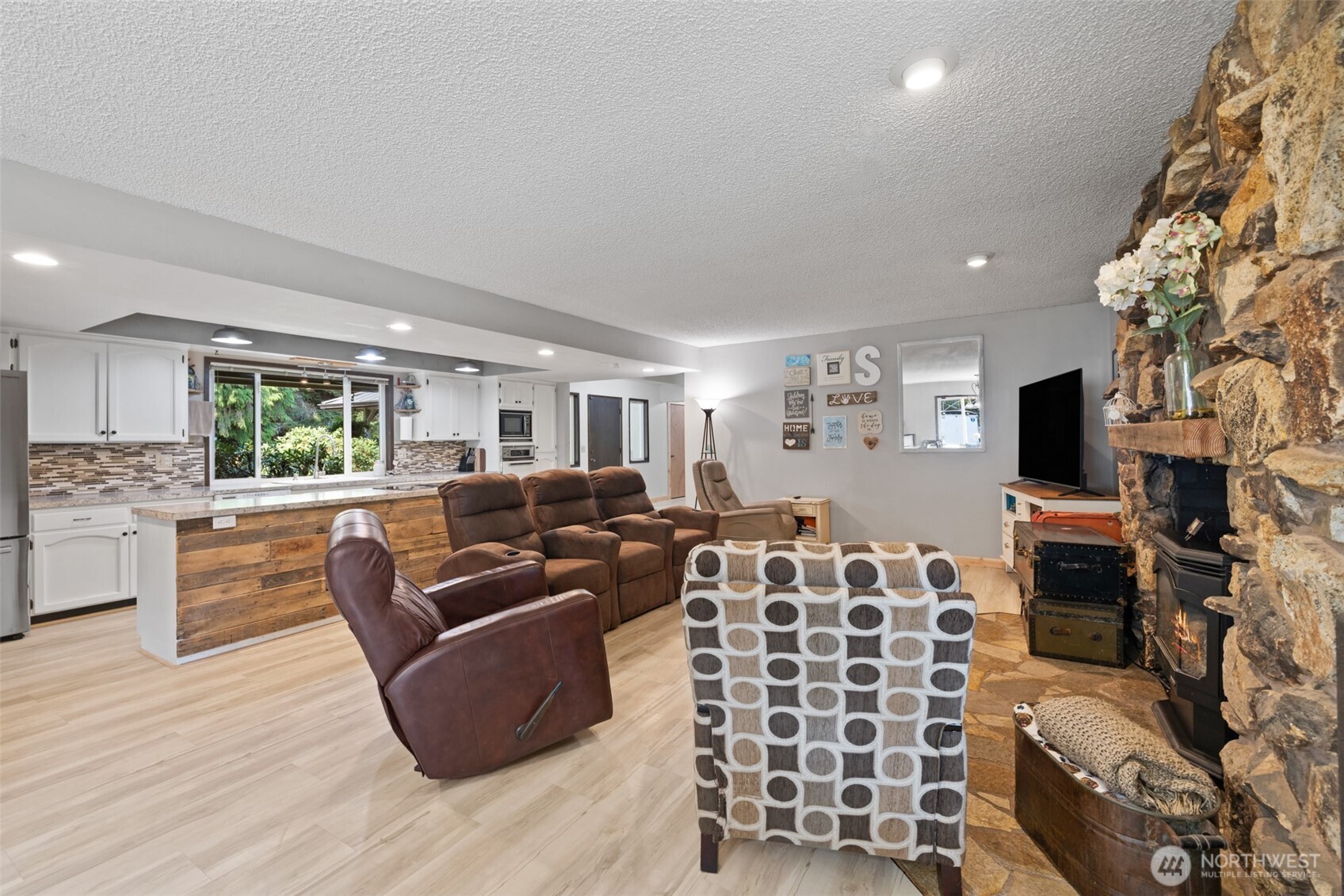 533 Hulse Road Property Photo 13