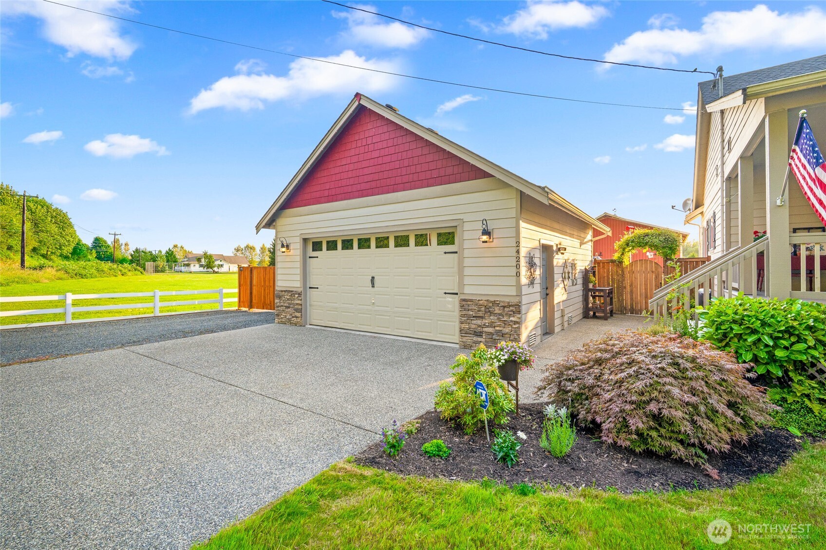 24200 Harvey Creek Rd Property Photo 3