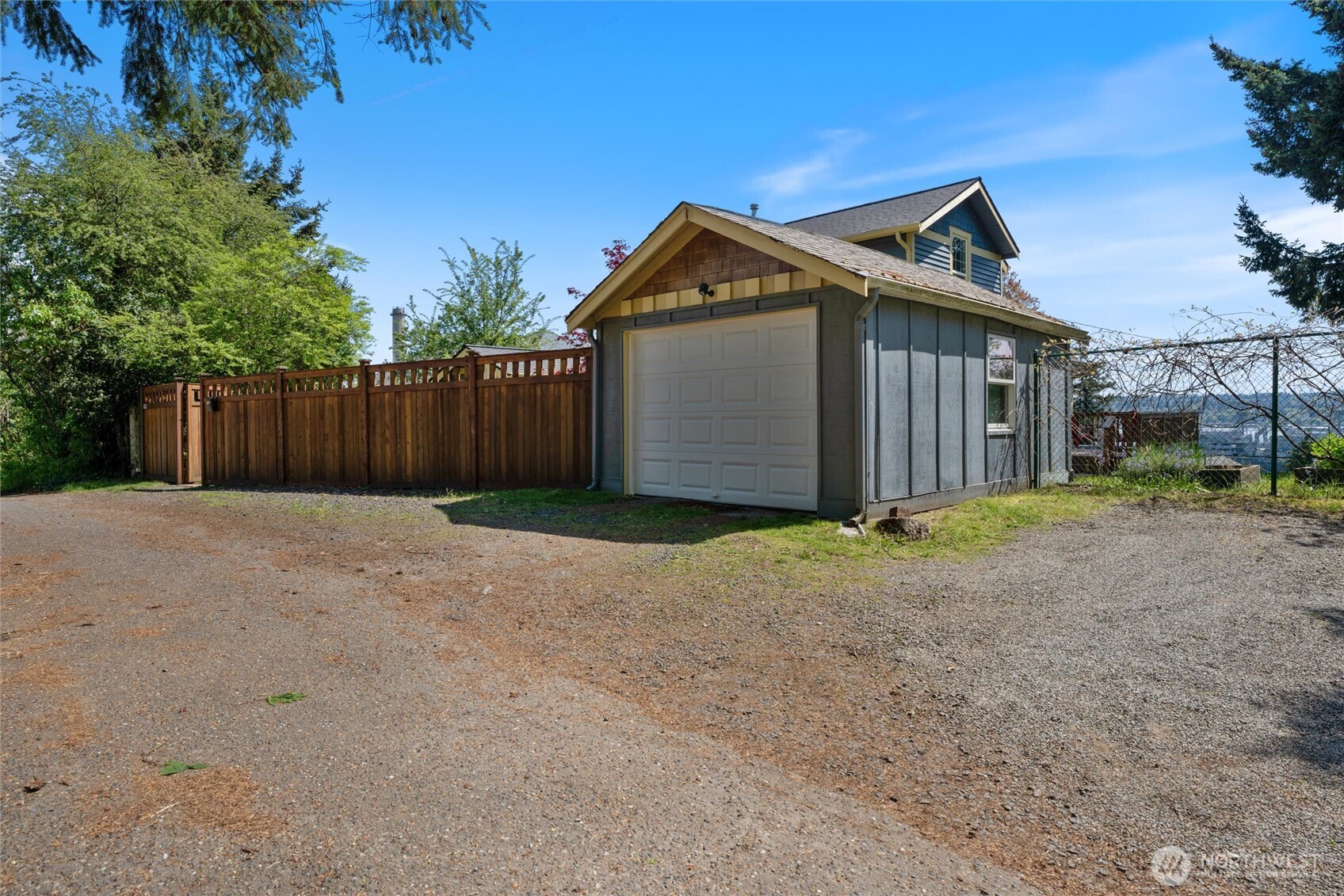 735 S Summit Avenue Property Photo 26