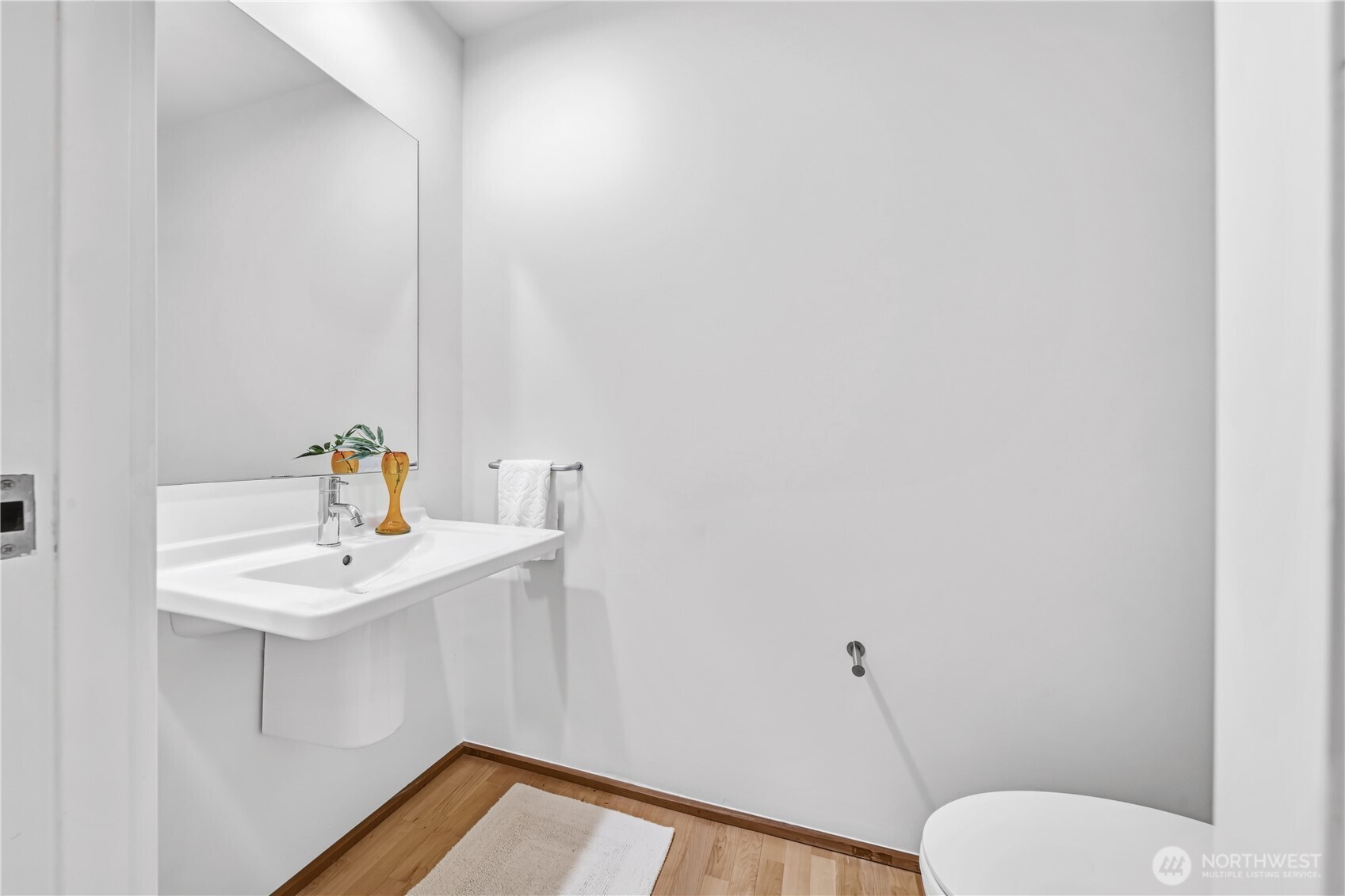 5611 University Way 200b Property Photo 17