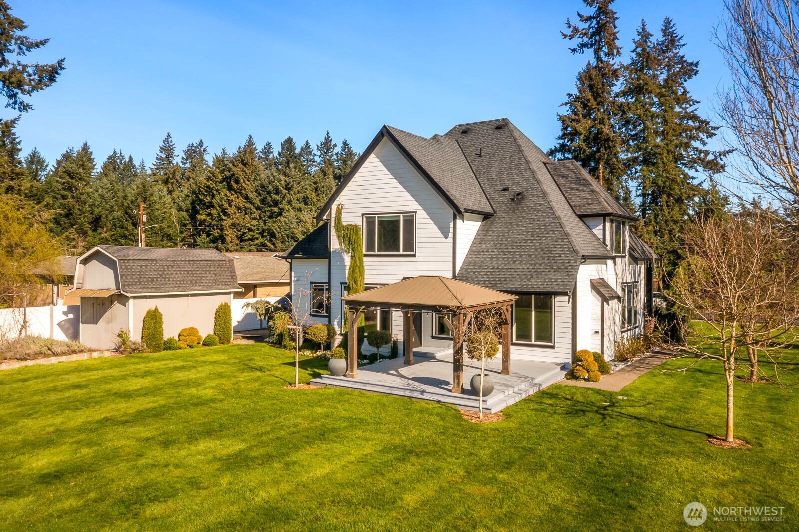 17210 36th Ave E Property Photo 7