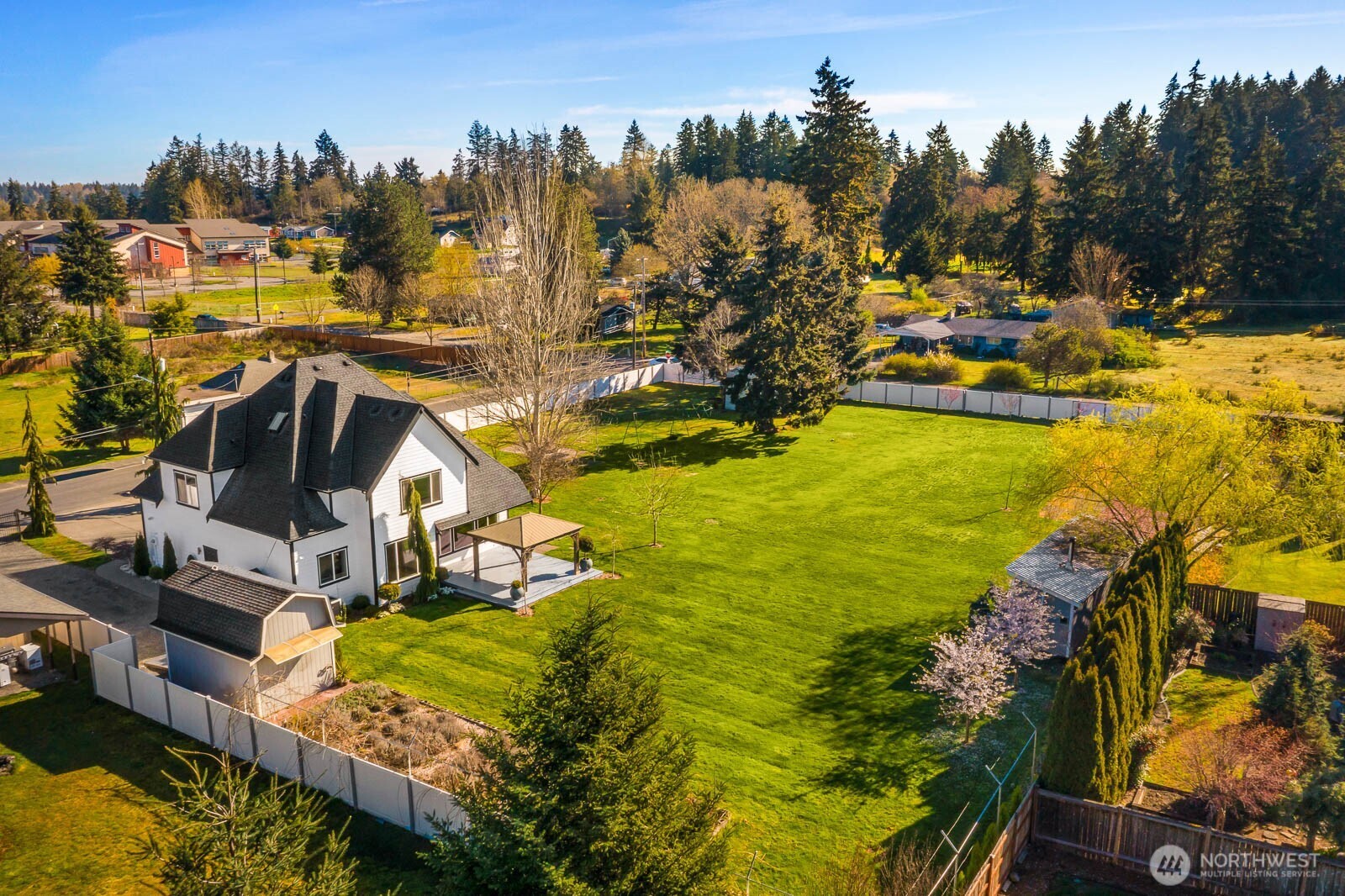17210 36th Ave E Property Photo 9