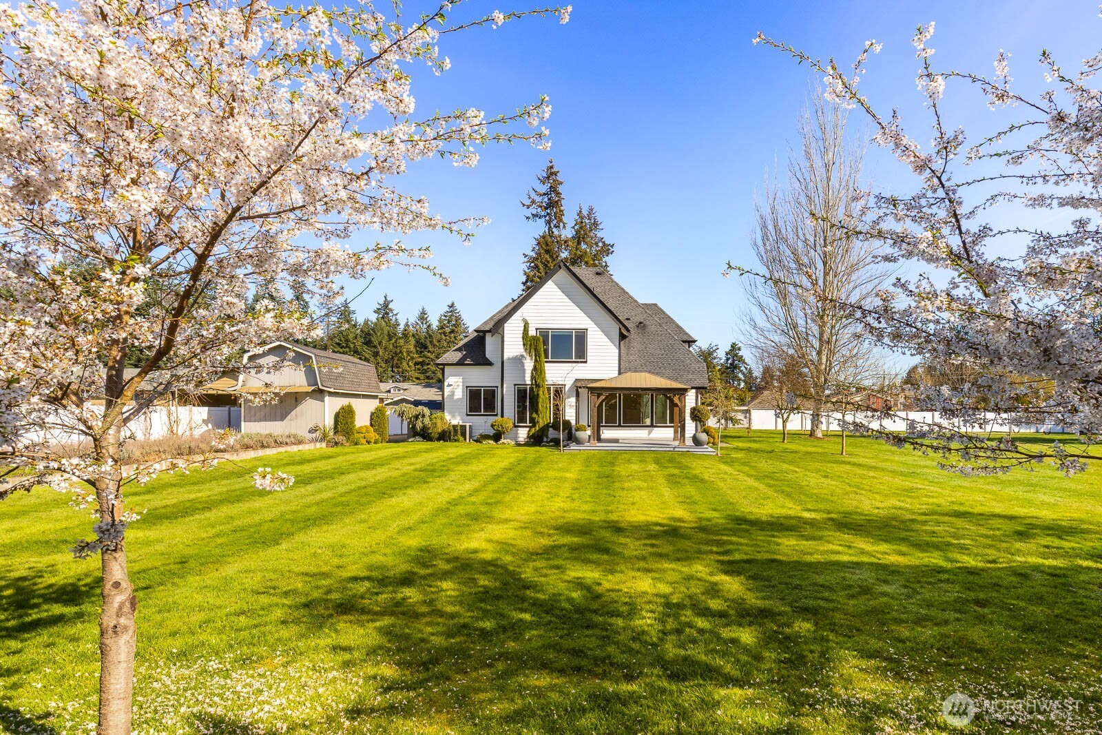 17210 36th Ave E Property Photo 18