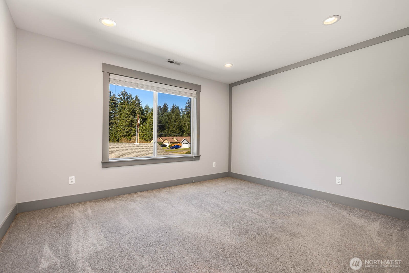 17210 36th Ave E Property Photo 40