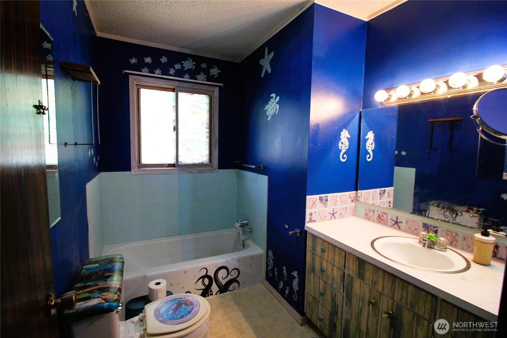 278 W Sixth Street Property Photo 8
