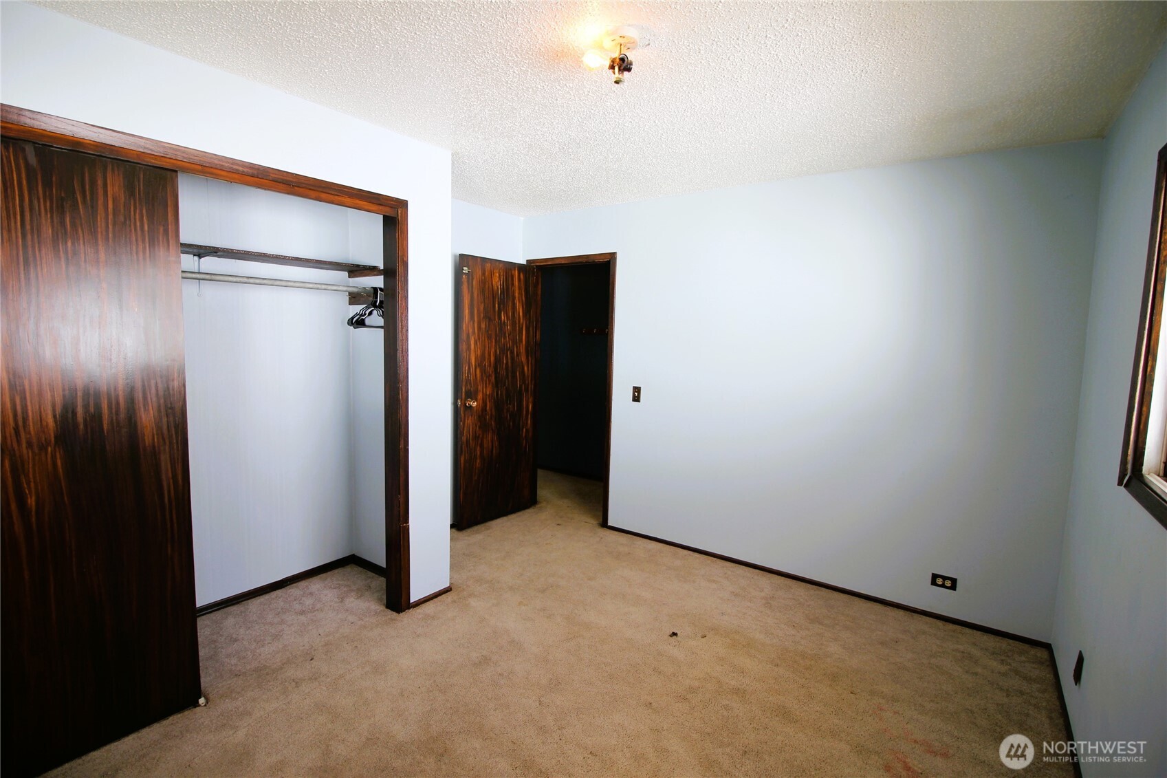 278 W Sixth Street Property Photo 9