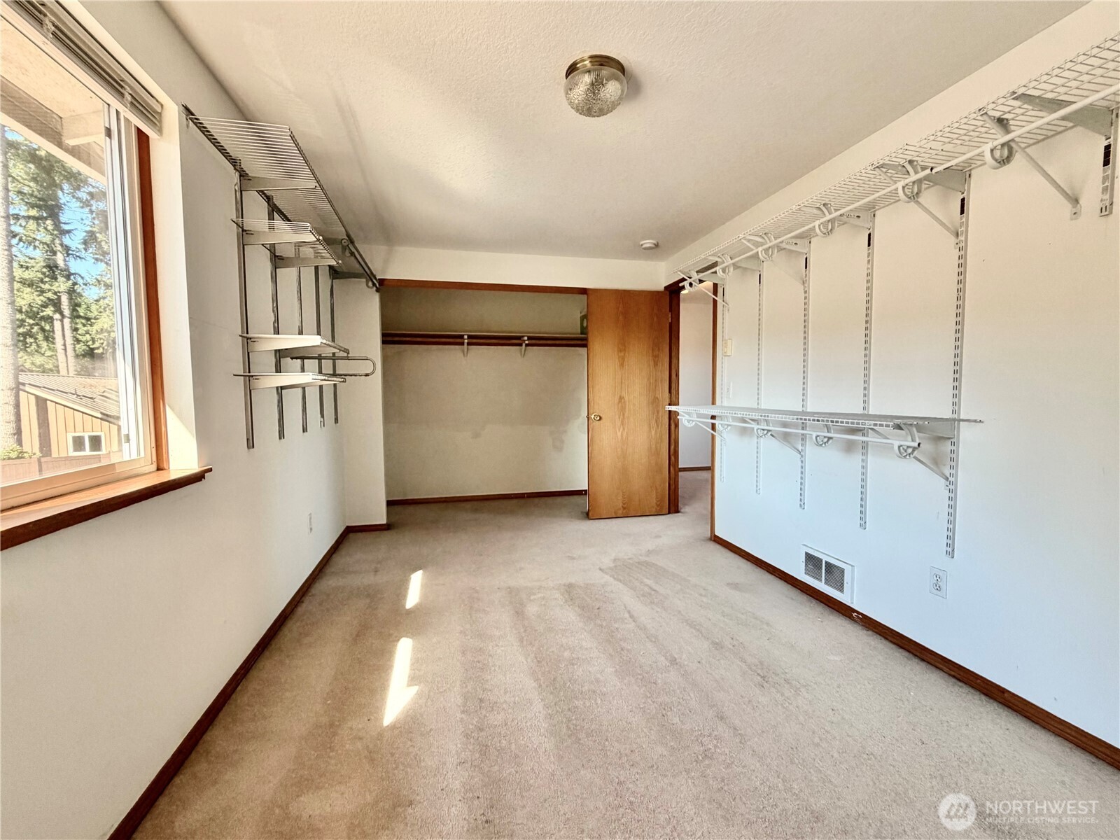 142 Gassman Road Property Photo 12