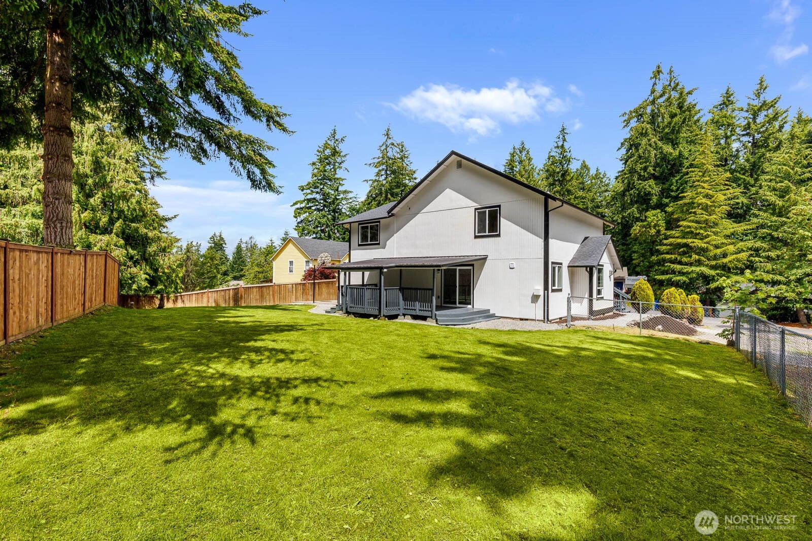 18103 81st St E Property Photo 6