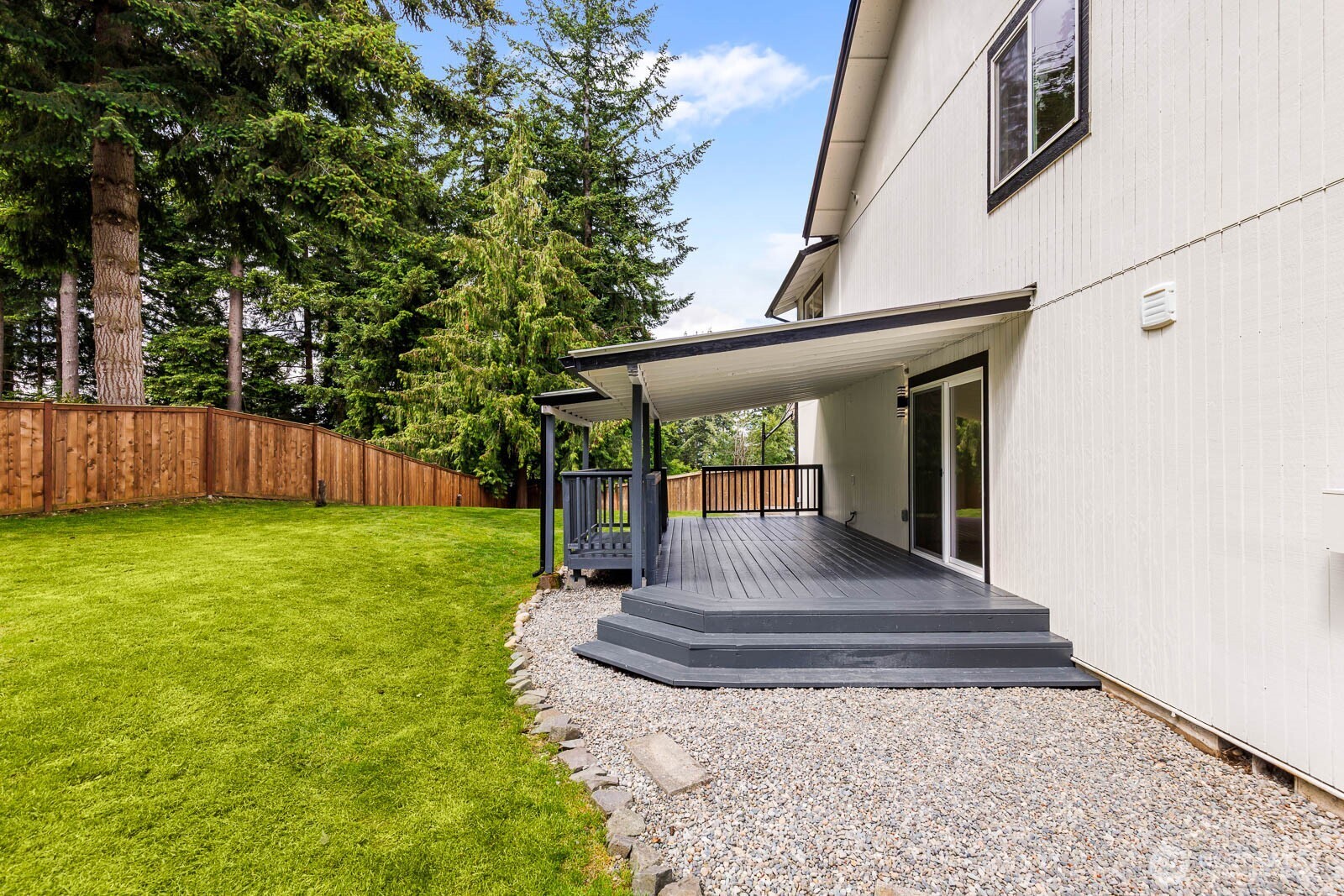 18103 81st St E Property Photo 8