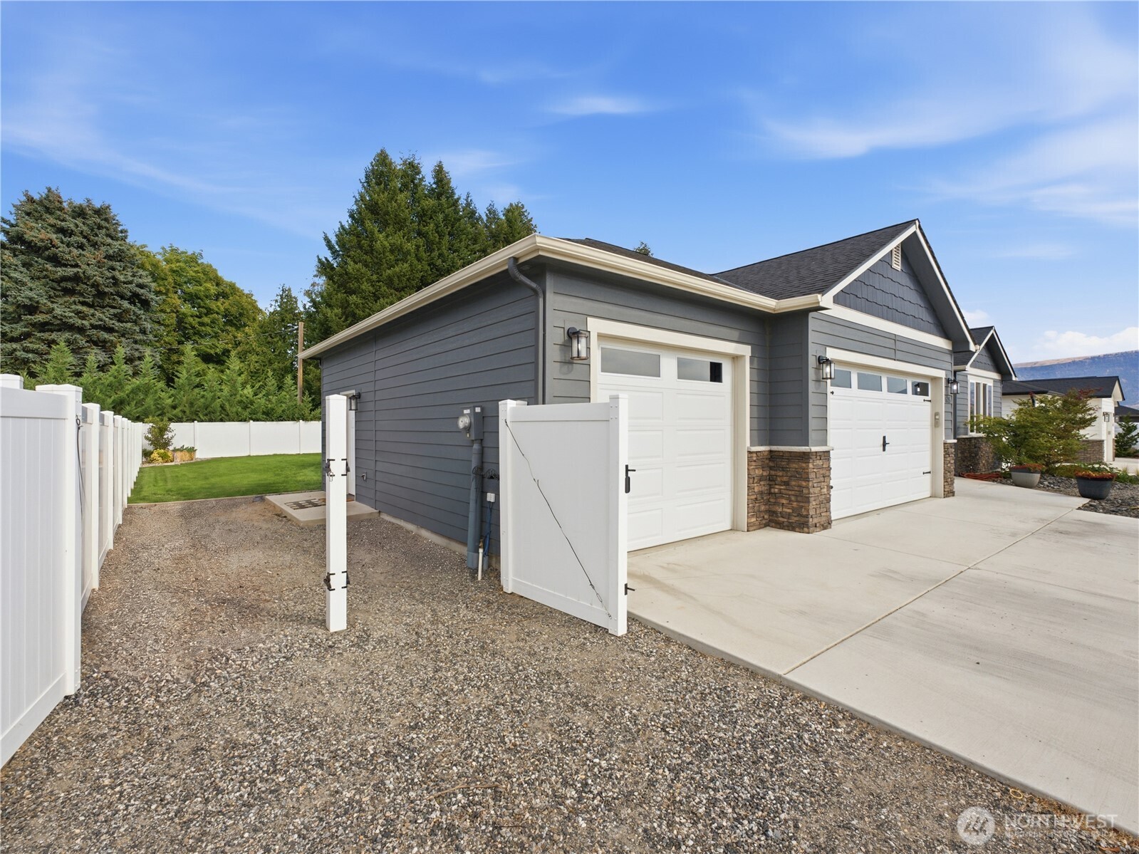 625 S Perry Avenue Property Photo 4