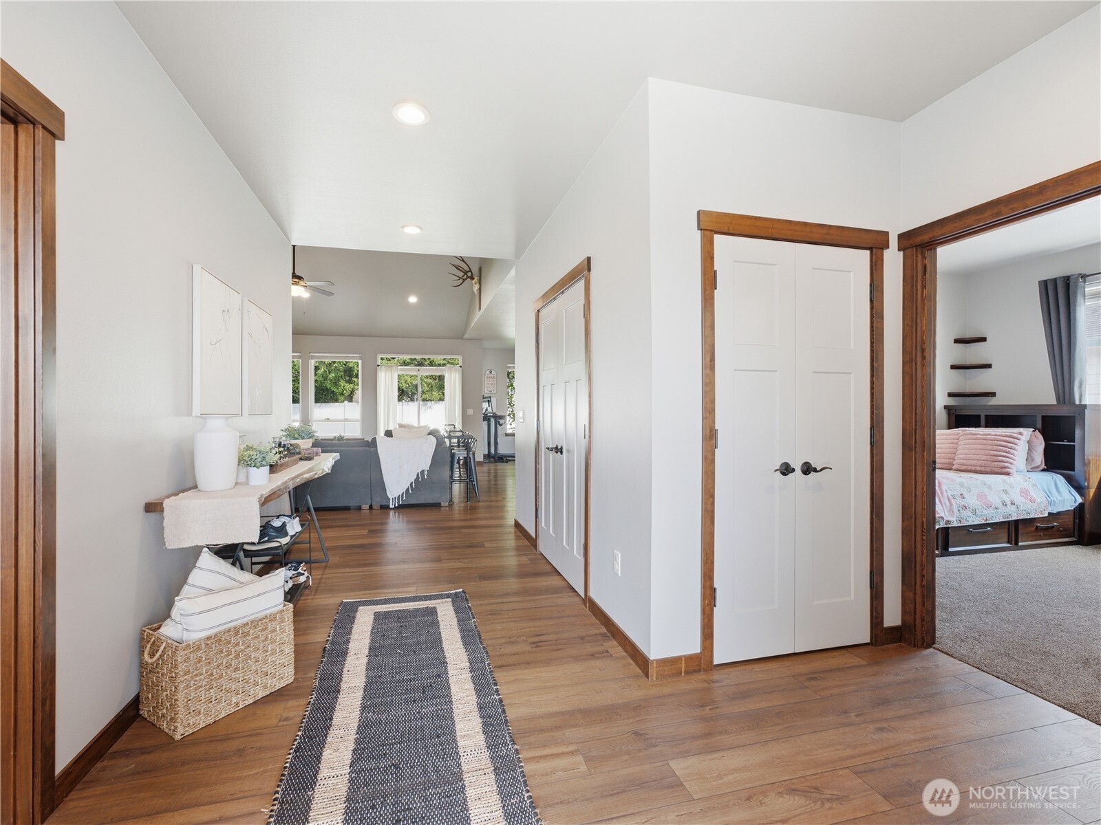 625 S Perry Avenue Property Photo 6