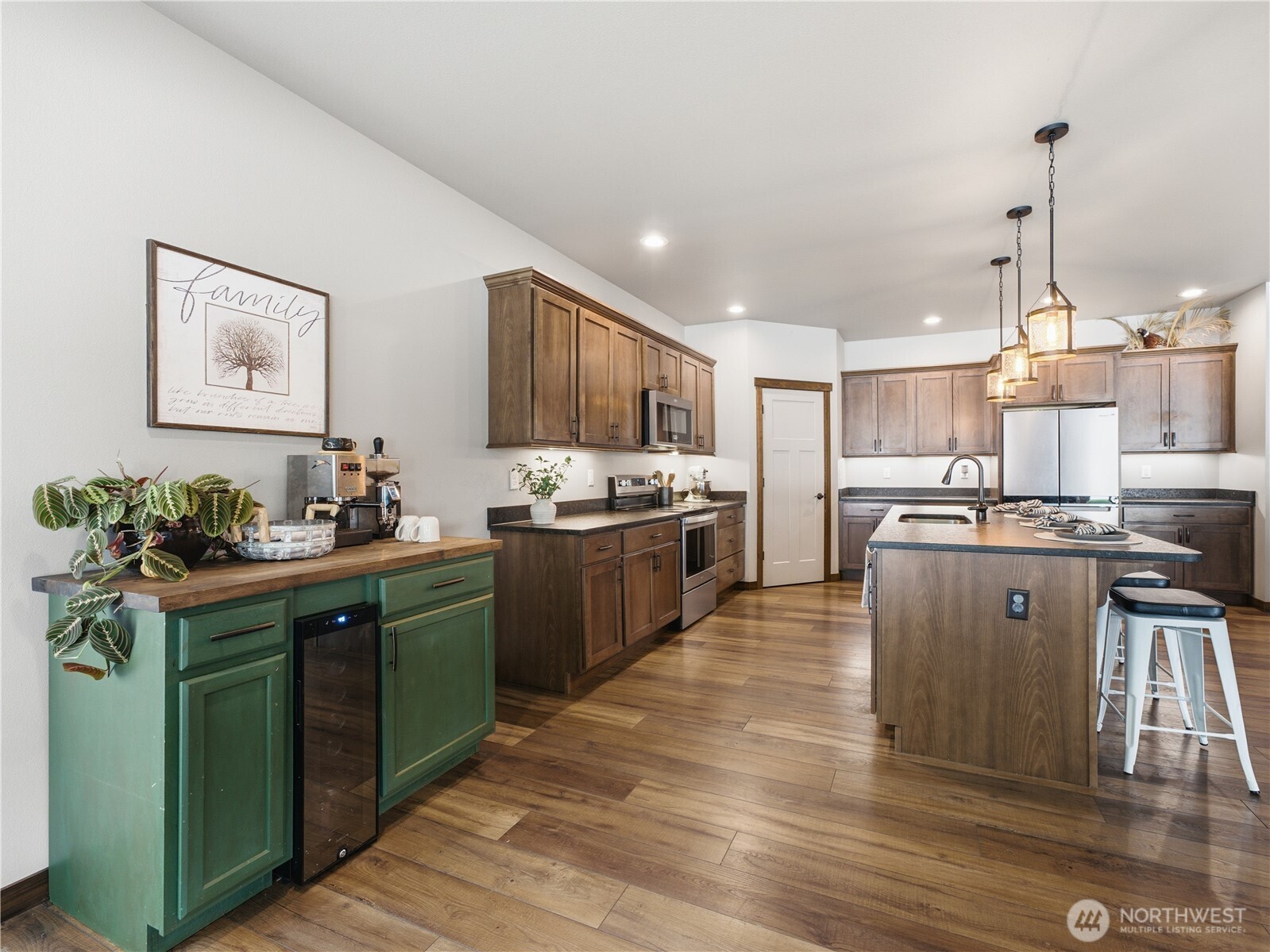 625 S Perry Avenue Property Photo 18