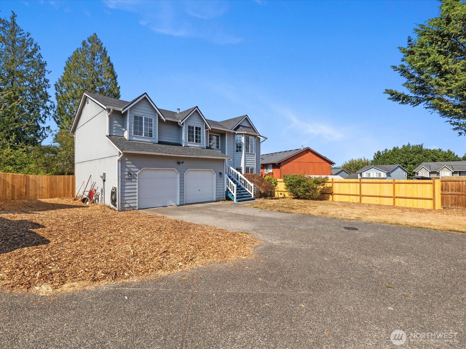 3206 91st Drive Property Photo 3